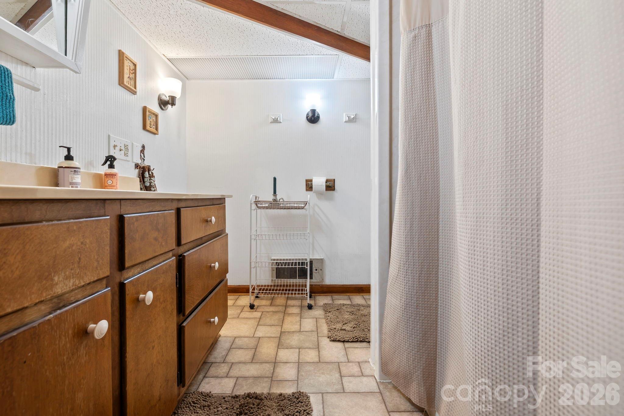 71 Laurel Mountain Road — Brevard