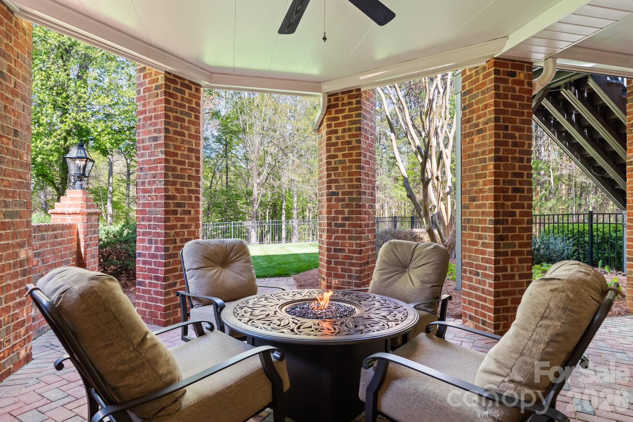 11555 Double Spring Road — Lewisville