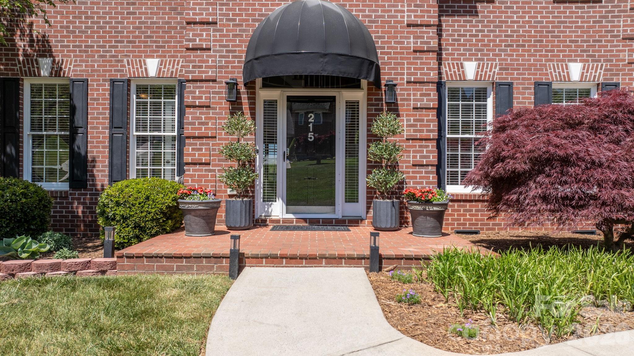 215 Iswa Drive — Taylorsville