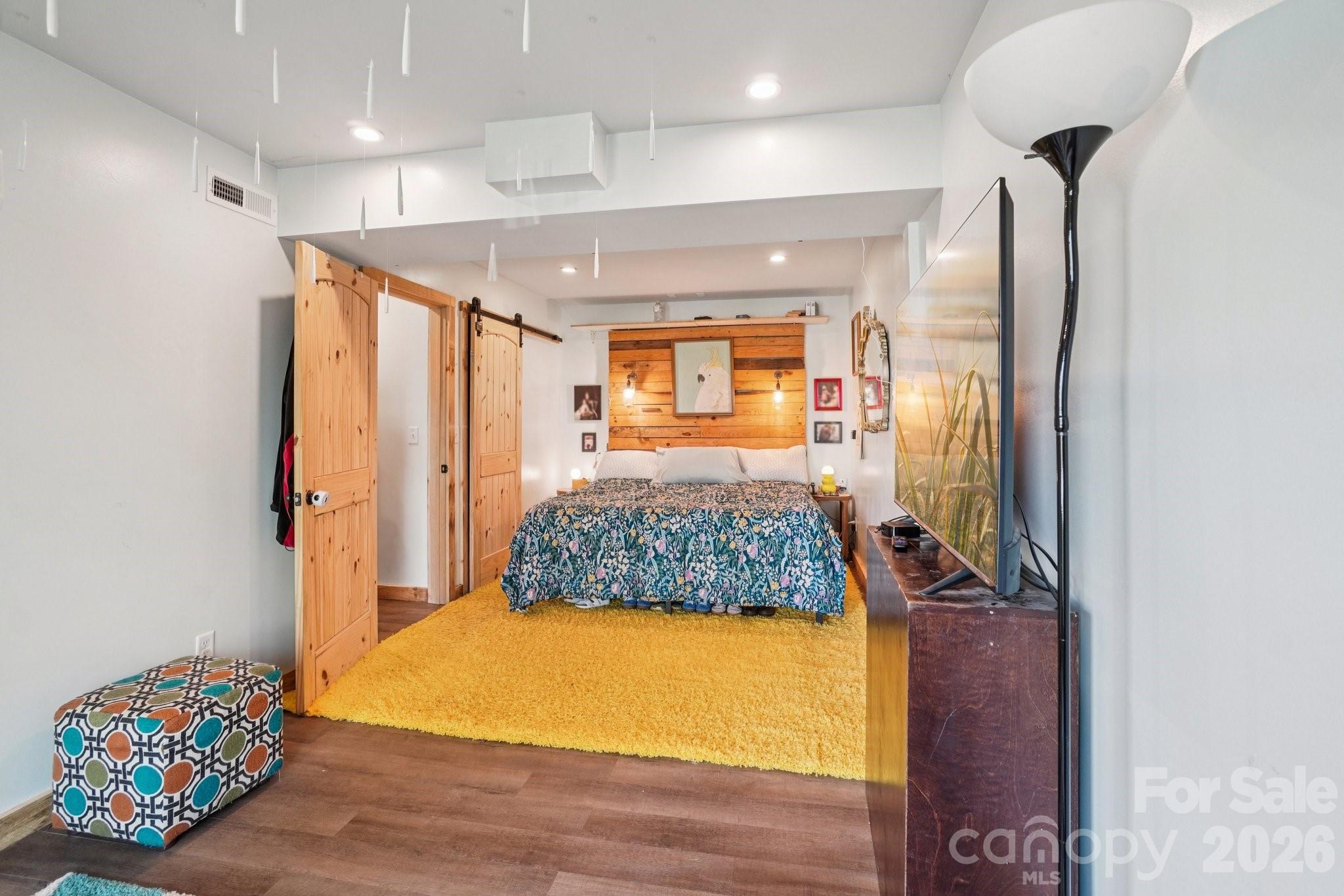 25 Moore Street — Woodfin