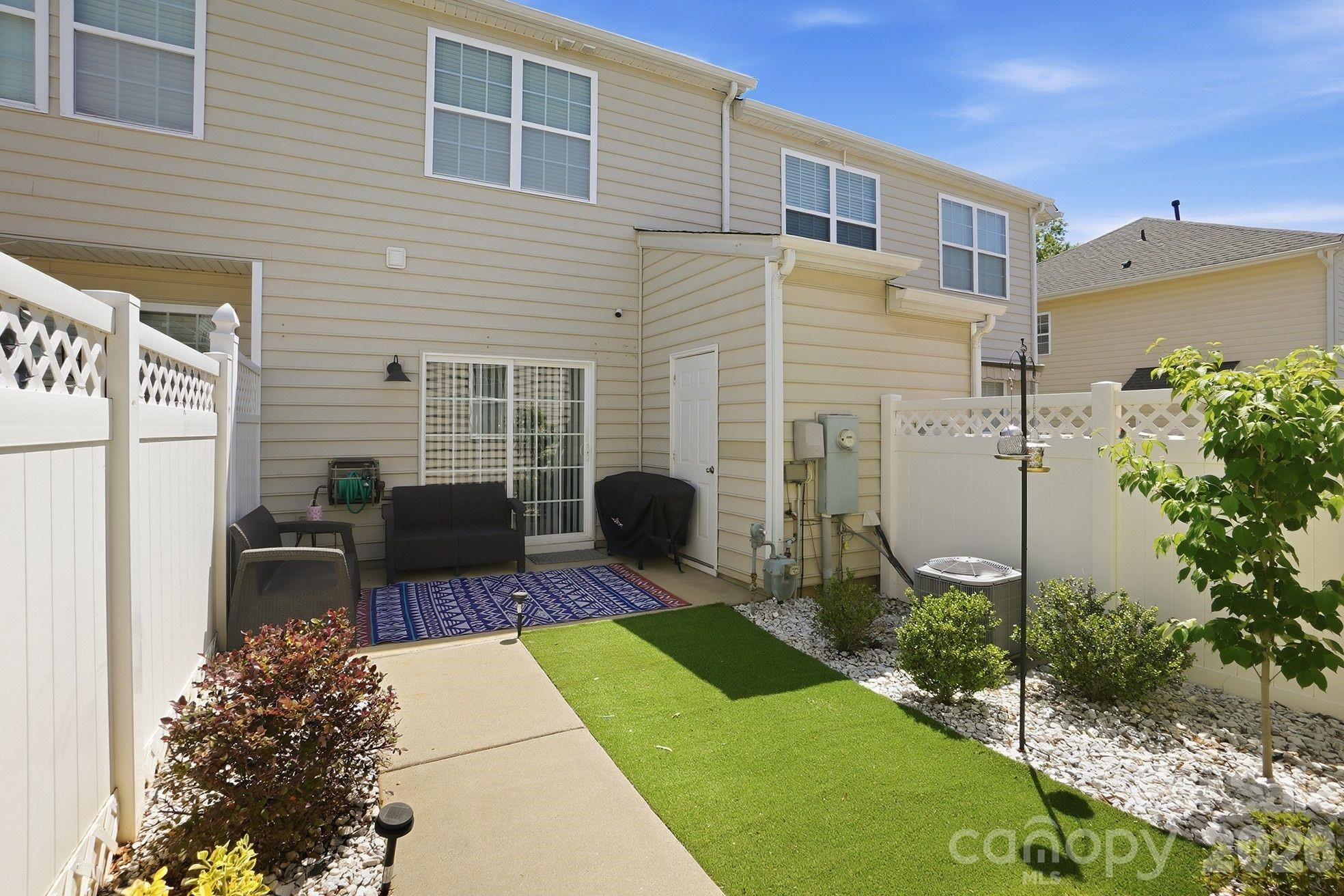 8512 Sunset Hill Road — Waxhaw