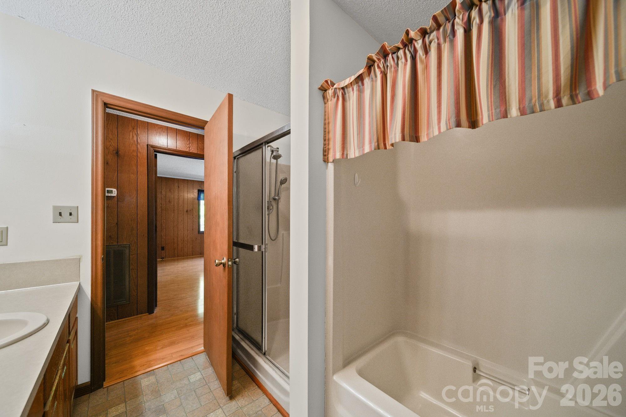 144 Pops Lake Road — Statesville
