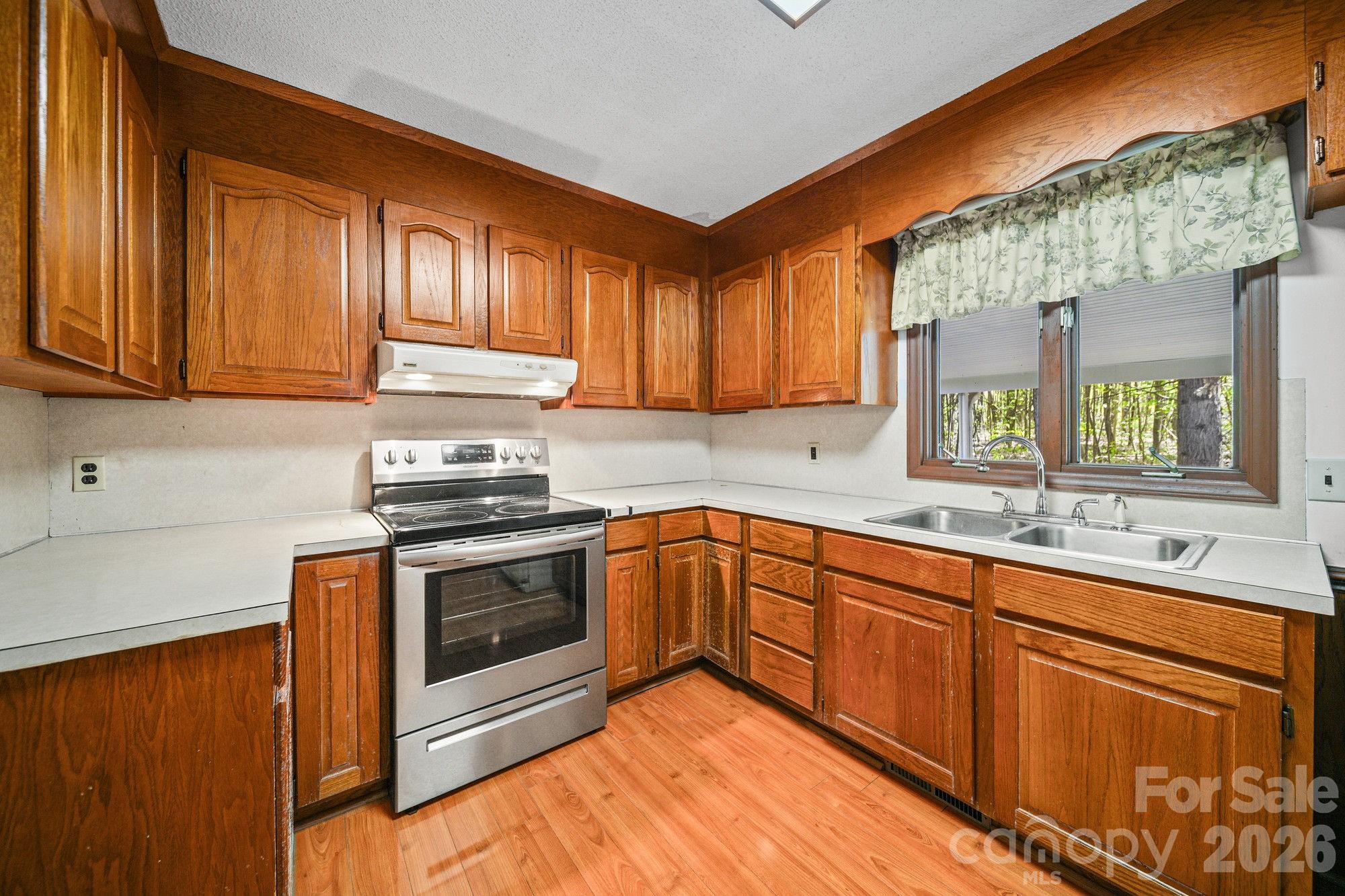 144 Pops Lake Road — Statesville