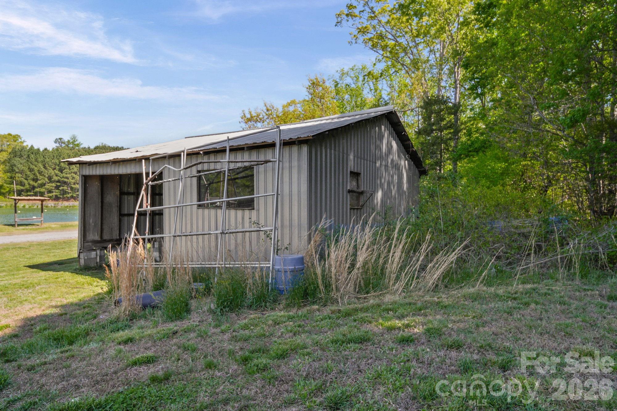 144 Pops Lake Road — Statesville