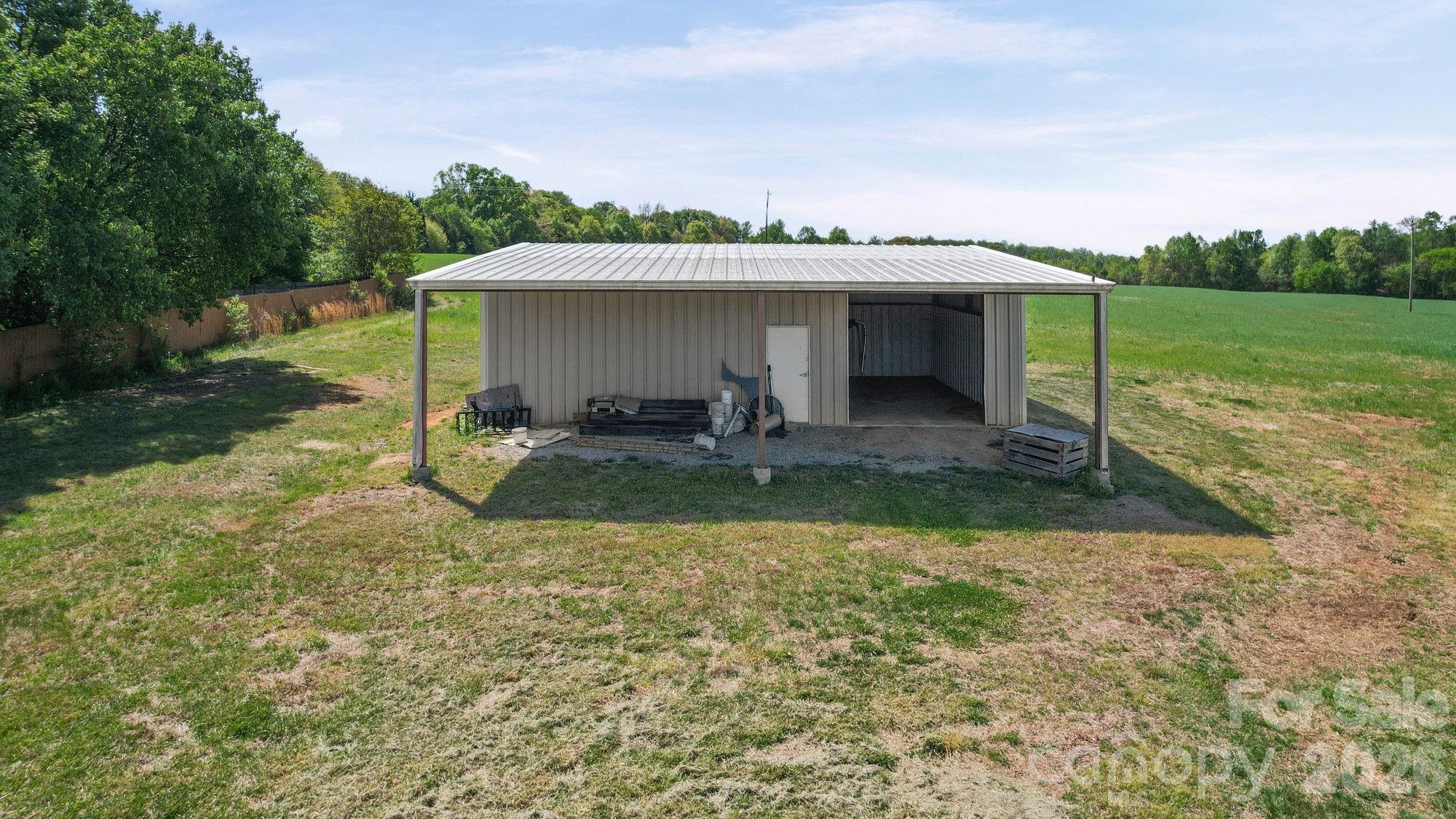 144 Pops Lake Road — Statesville