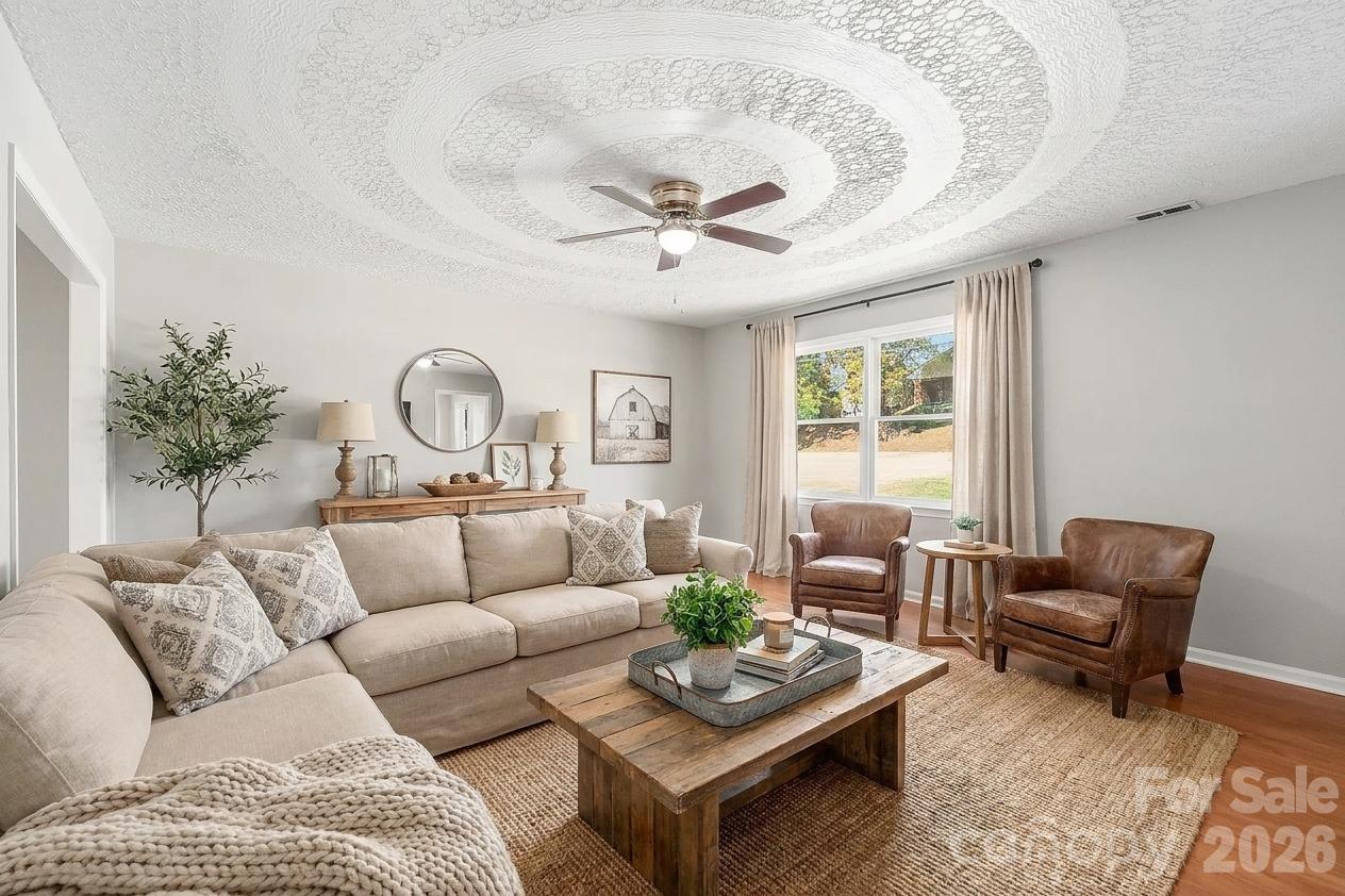 806 S Laurel Street — Lincolnton