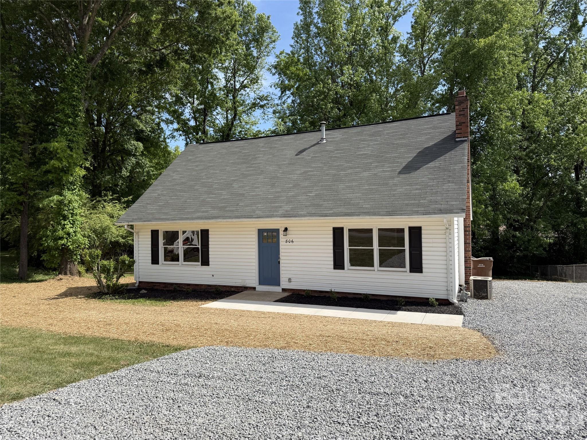 806 S Laurel Street — Lincolnton