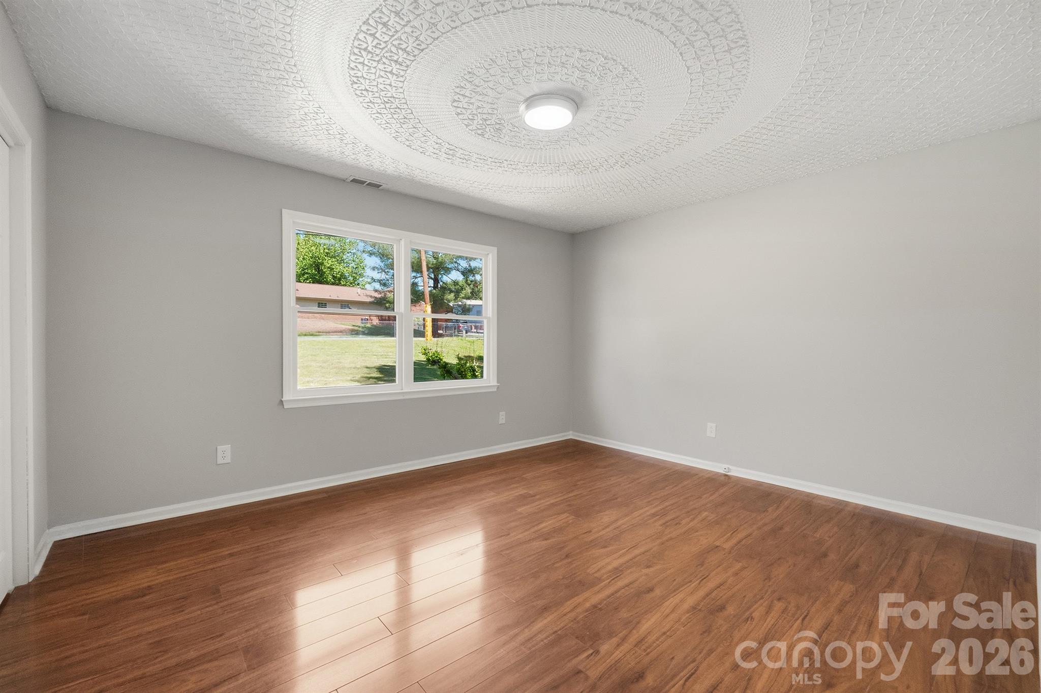 806 S Laurel Street — Lincolnton