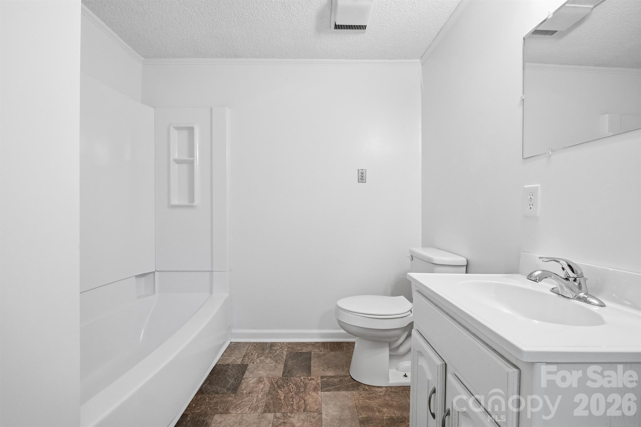 806 S Laurel Street — Lincolnton