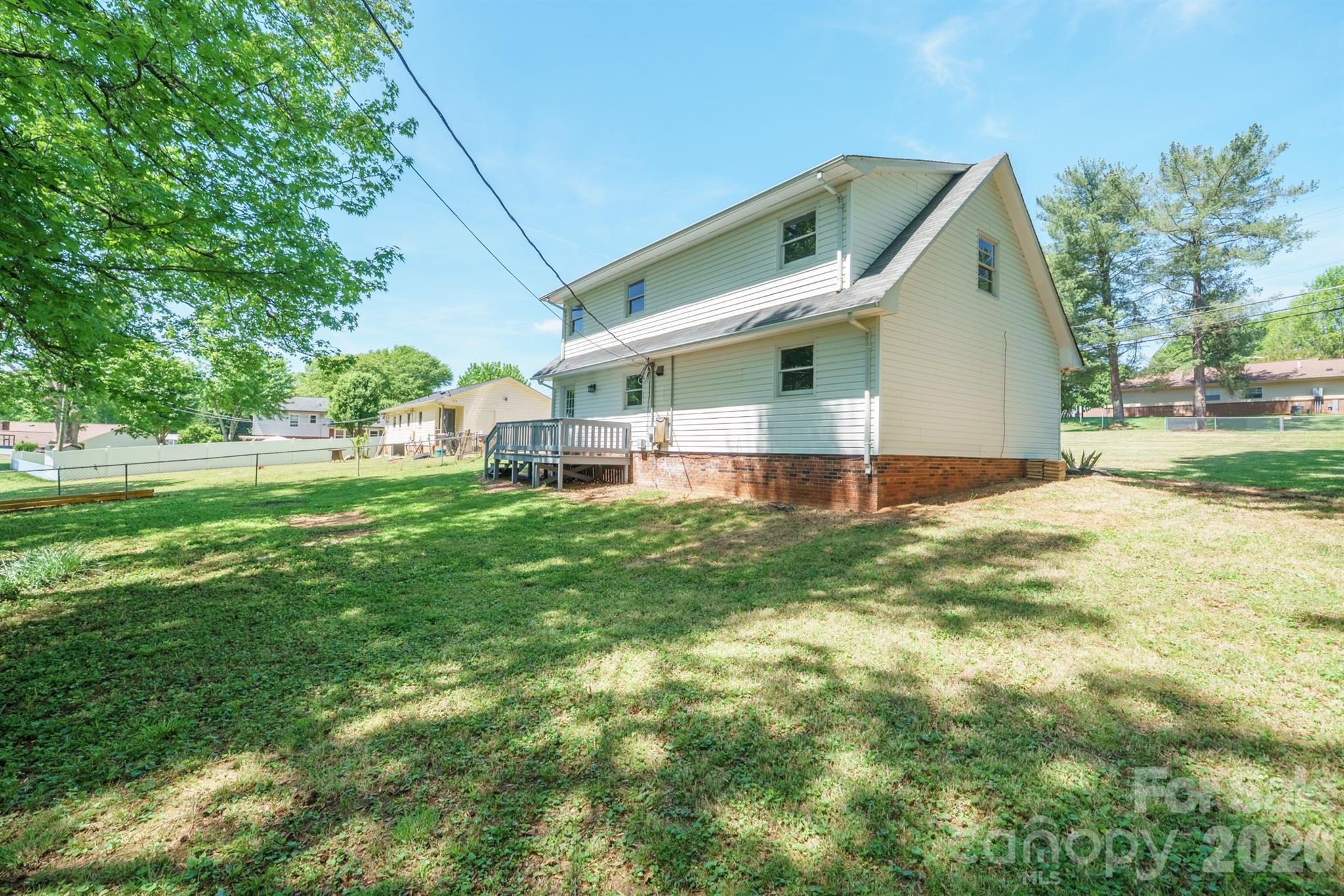 806 S Laurel Street — Lincolnton