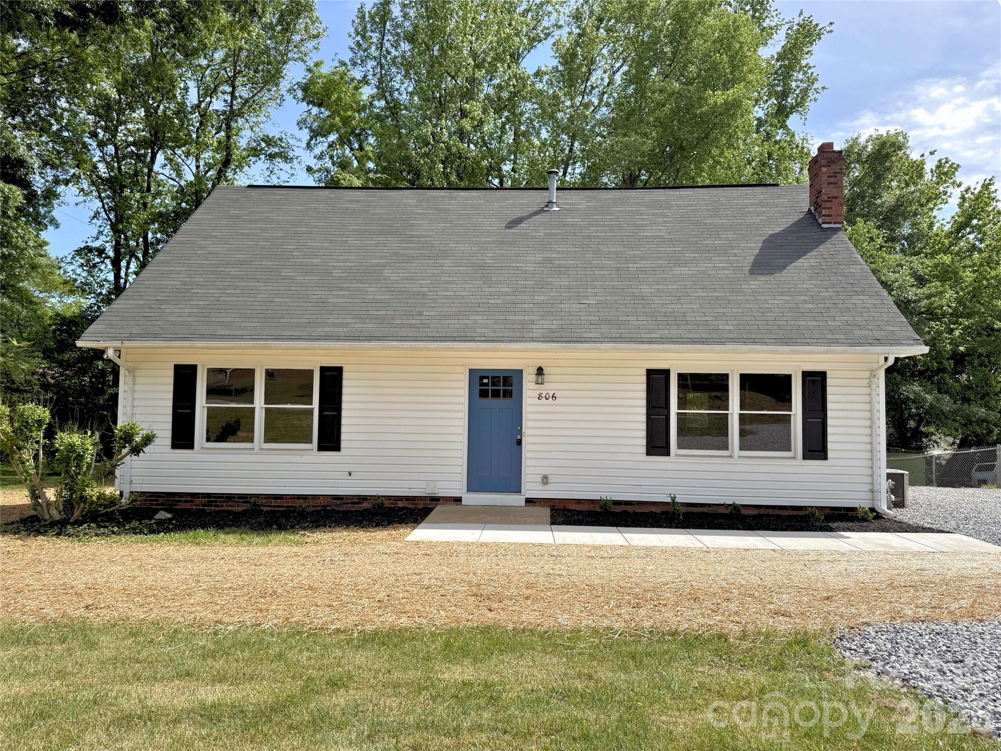 806 S Laurel Street — Lincolnton