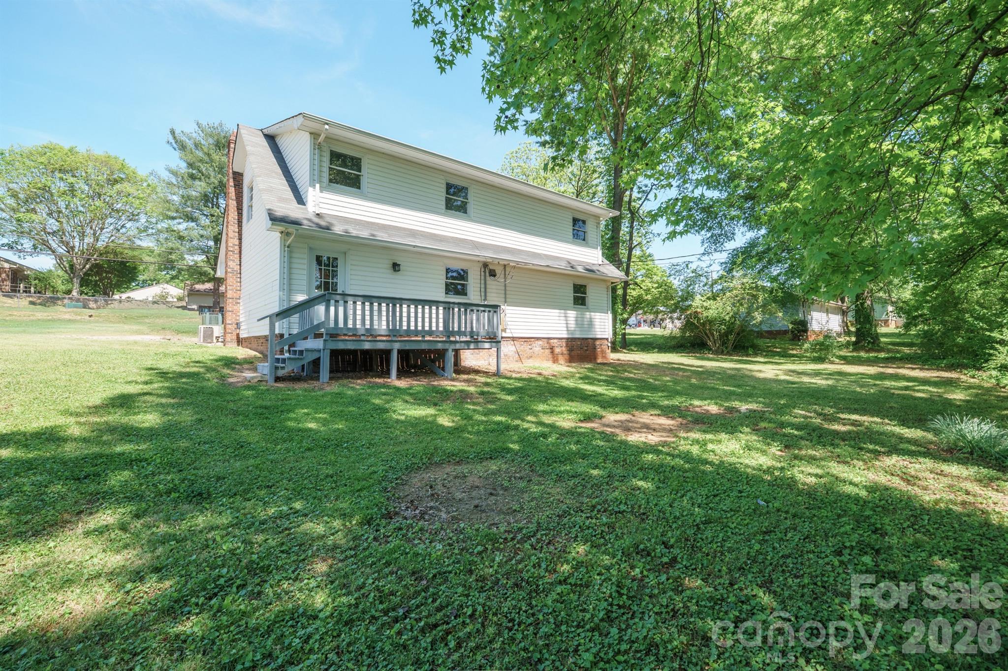 806 S Laurel Street — Lincolnton