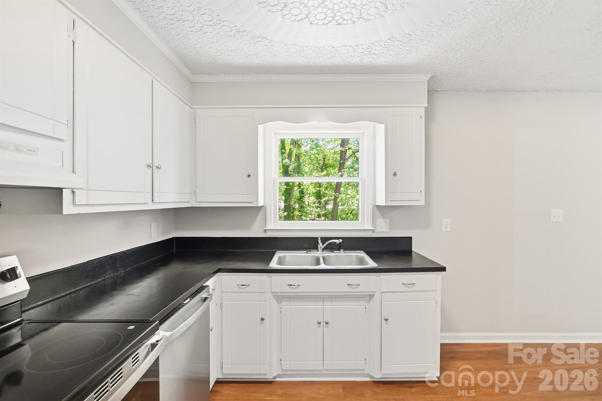 806 S Laurel Street — Lincolnton