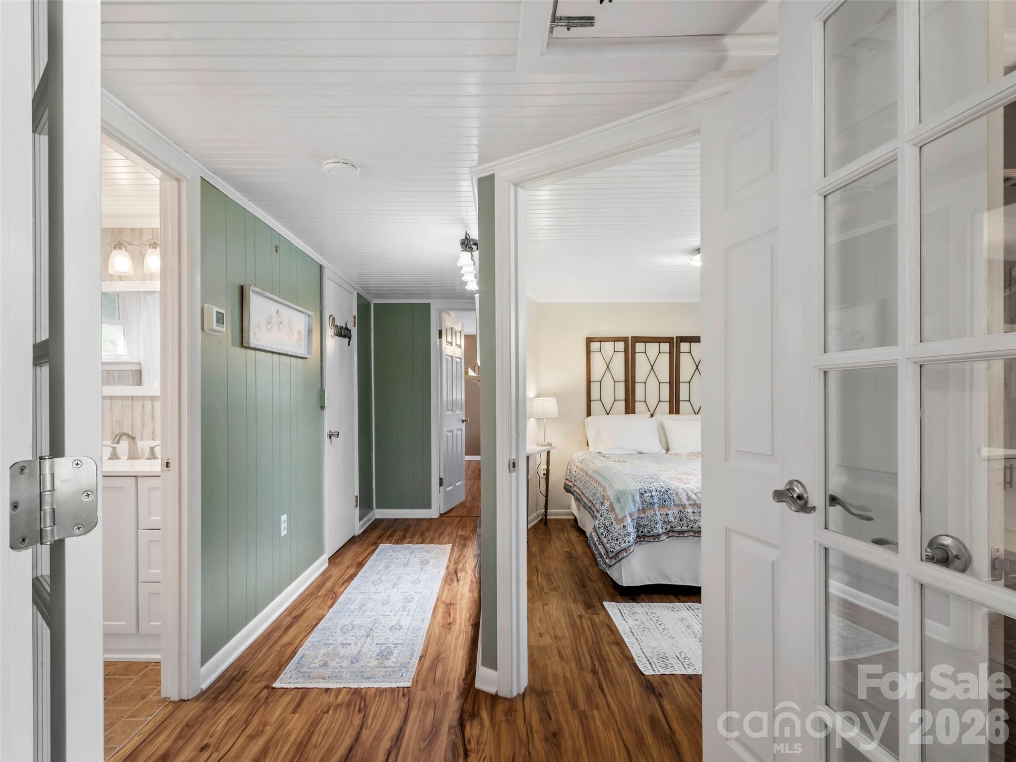24 Baldridge Drive — Burnsville