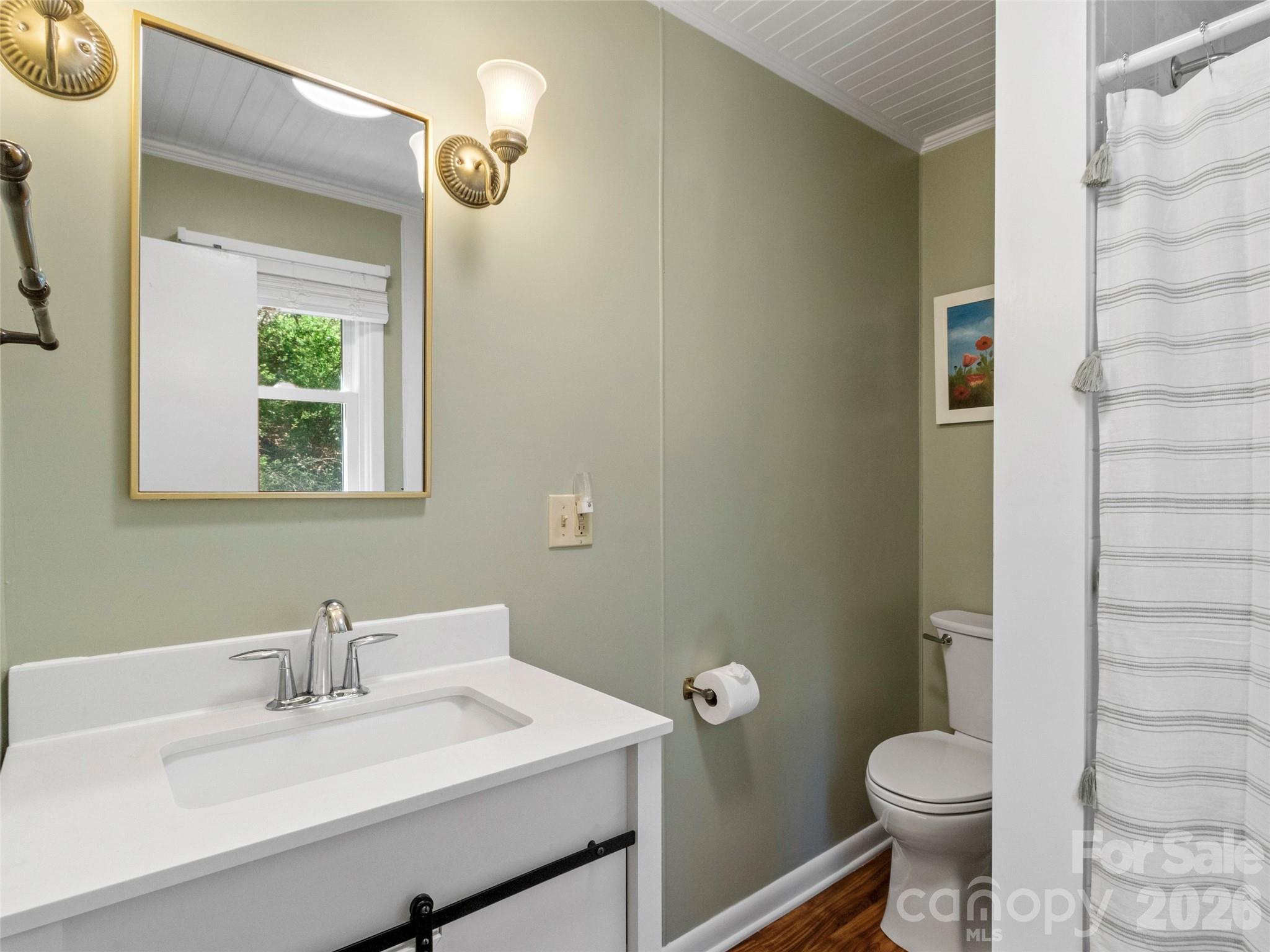 24 Baldridge Drive — Burnsville