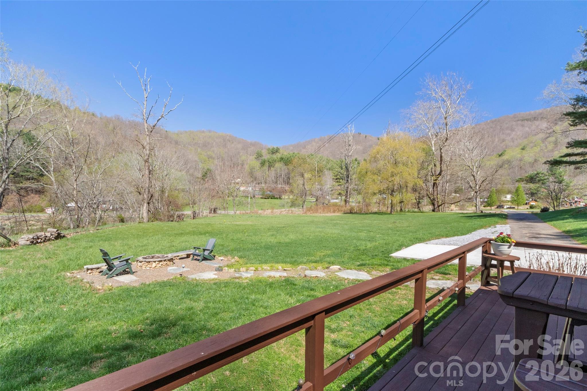24 Baldridge Drive — Burnsville