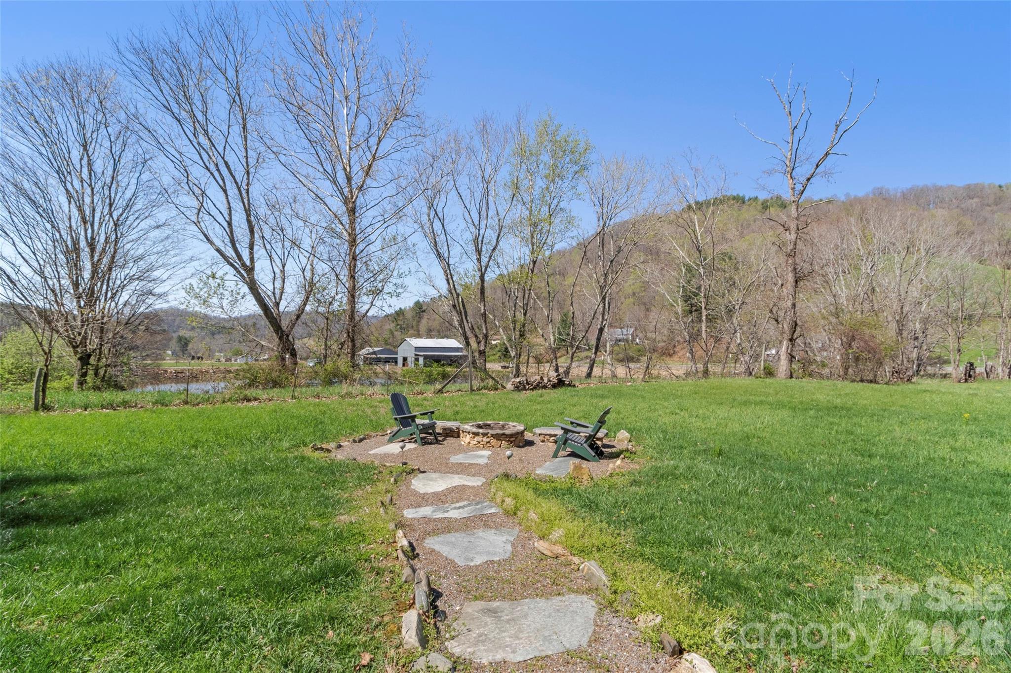 24 Baldridge Drive — Burnsville