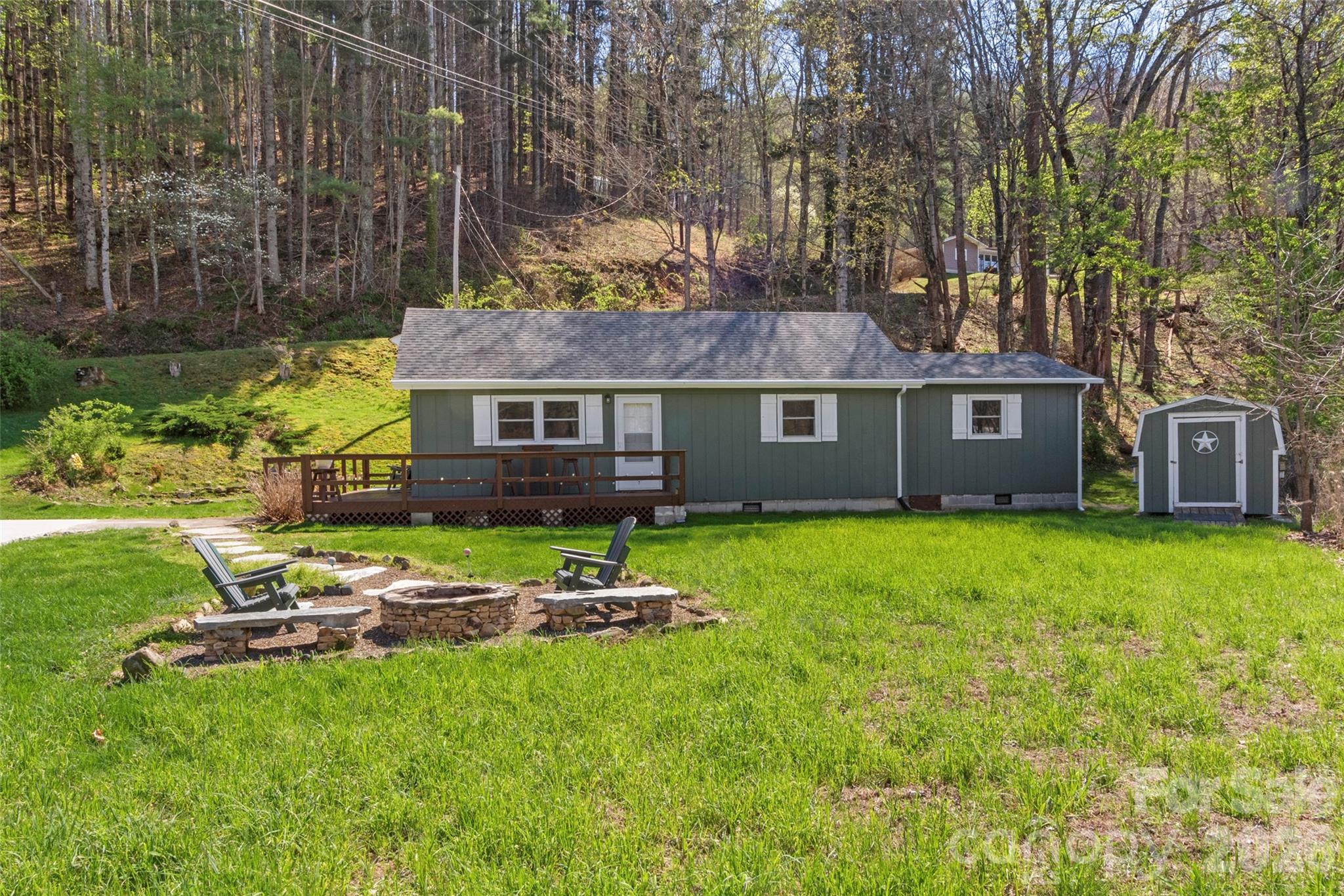 24 Baldridge Drive — Burnsville