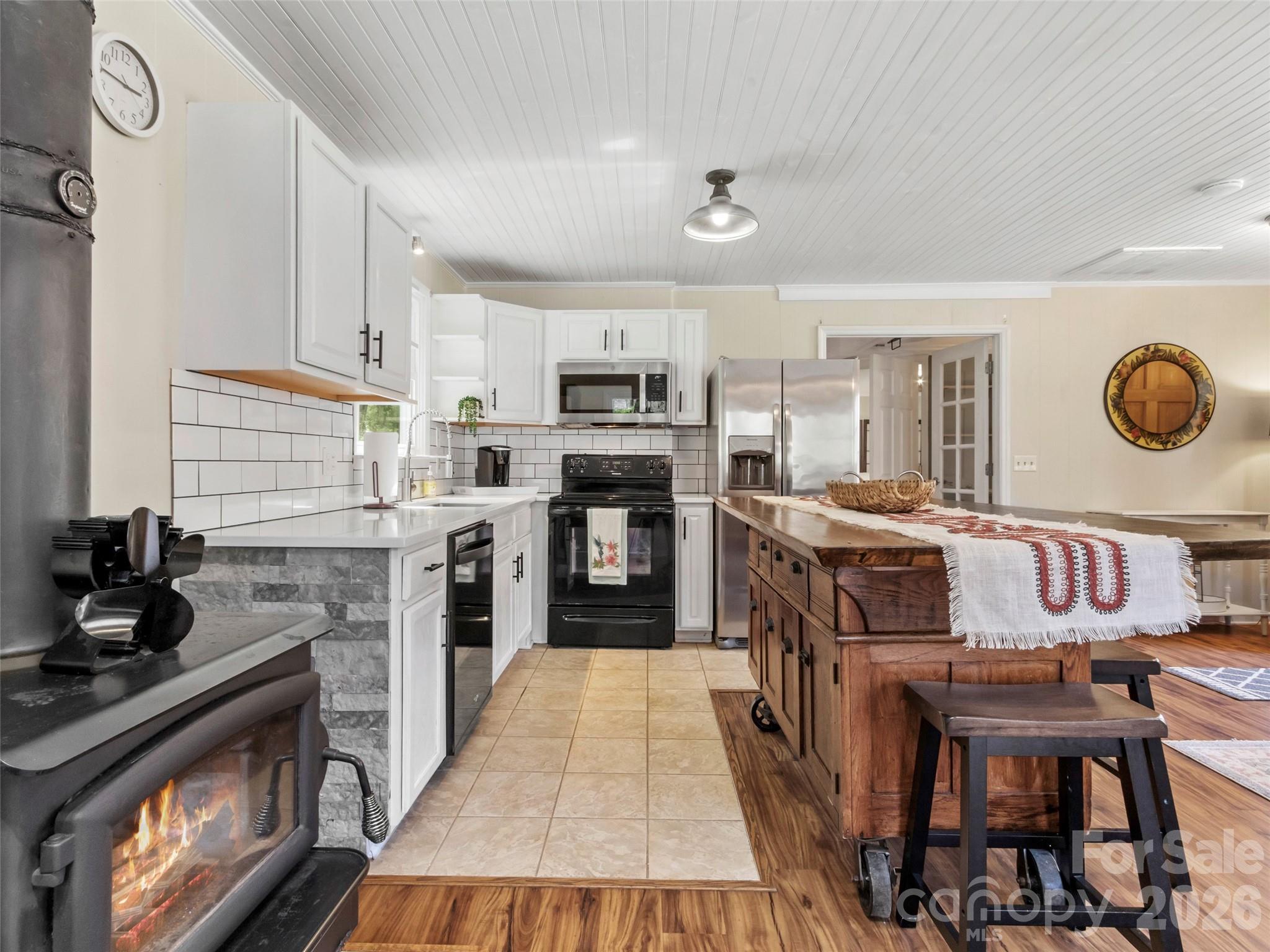 24 Baldridge Drive — Burnsville