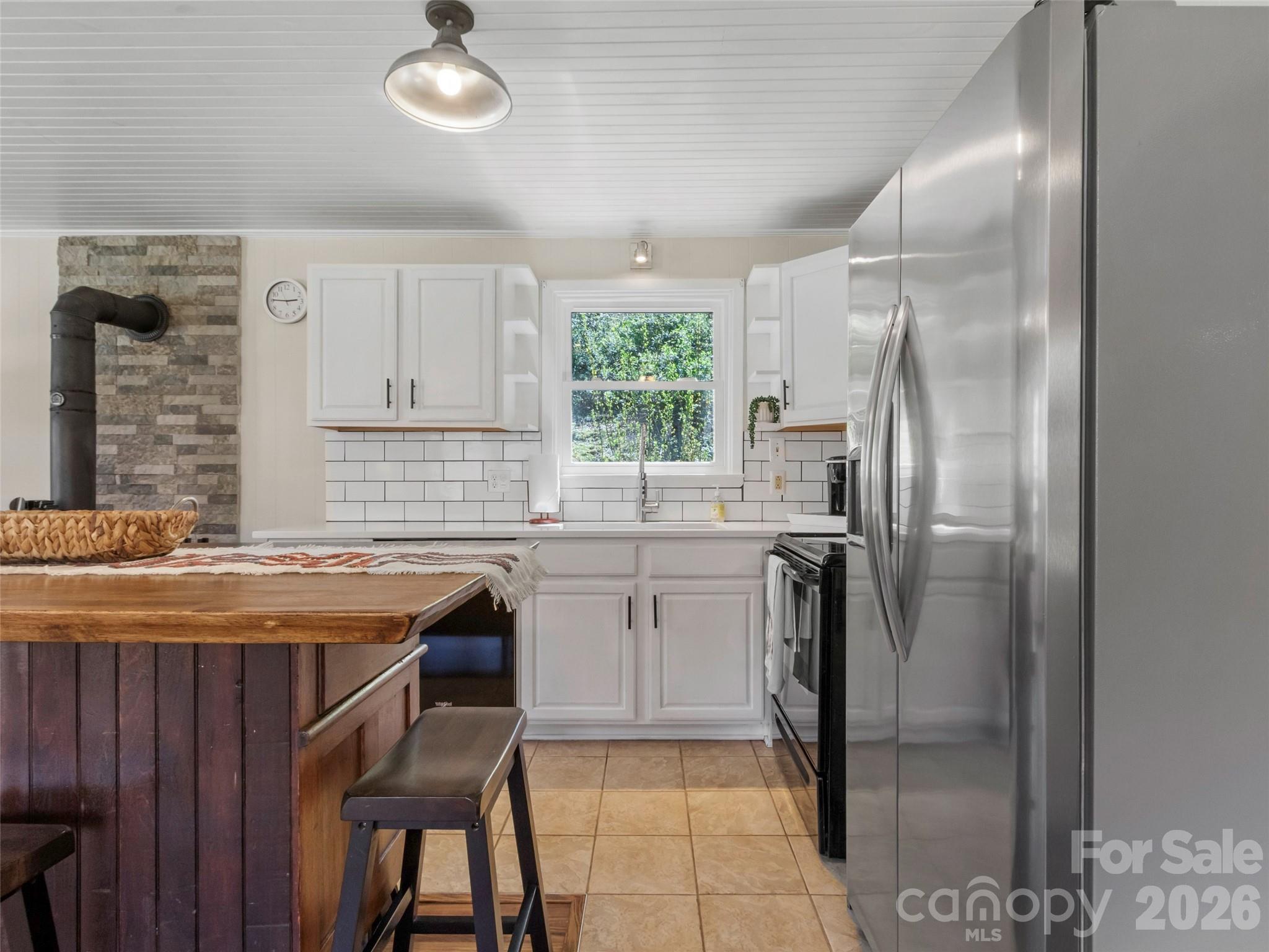 24 Baldridge Drive — Burnsville