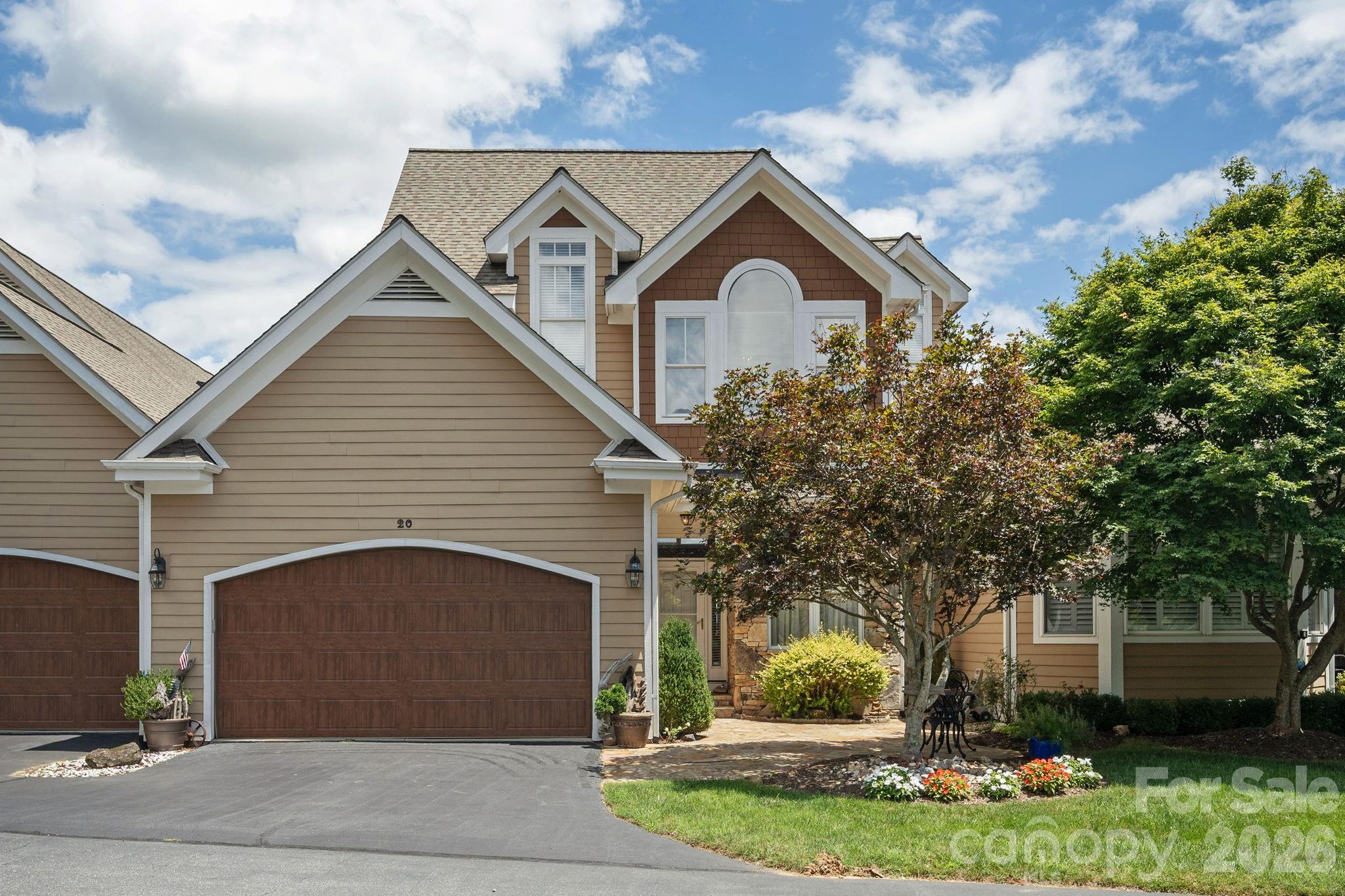 20 N Mission Hills Court — Mills River