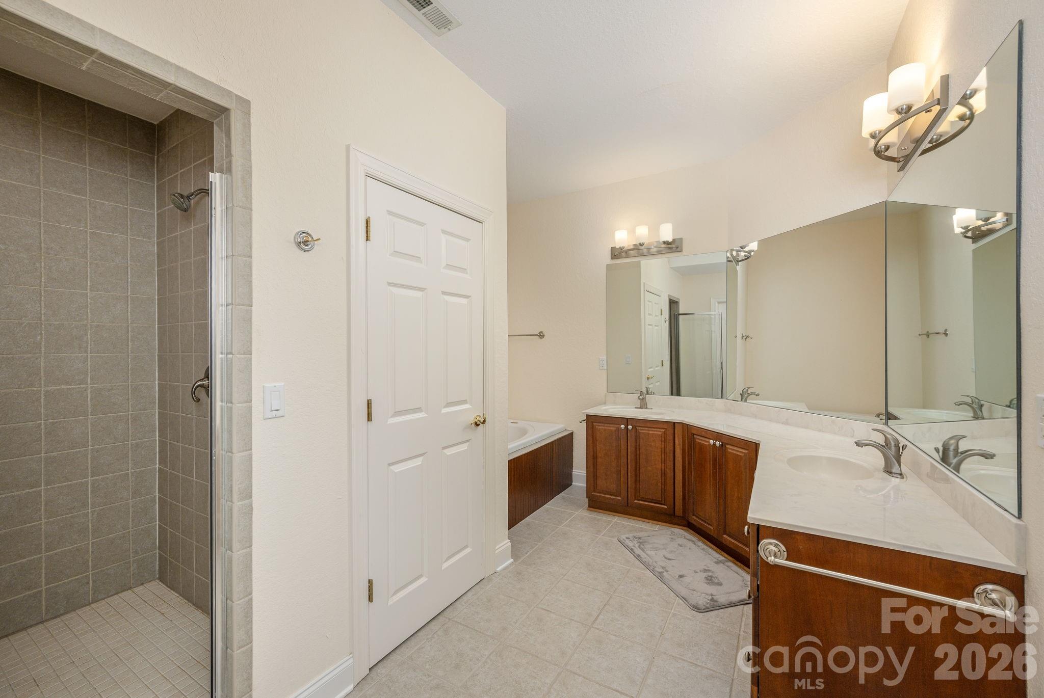20 N Mission Hills Court — Mills River