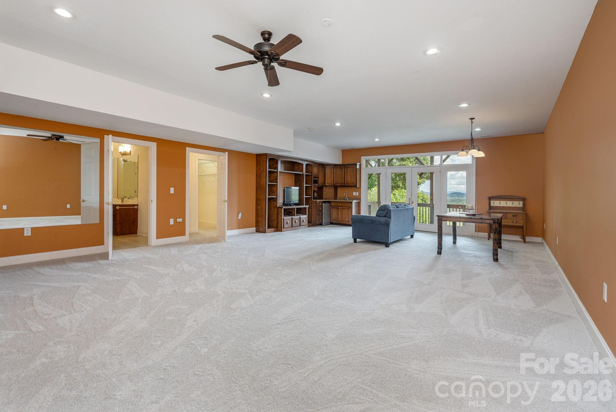 20 N Mission Hills Court — Mills River