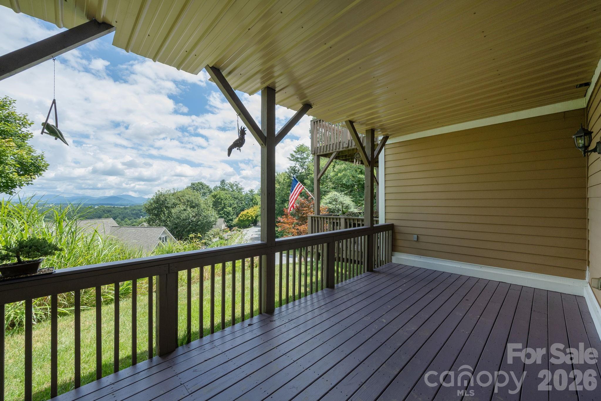 20 N Mission Hills Court — Mills River