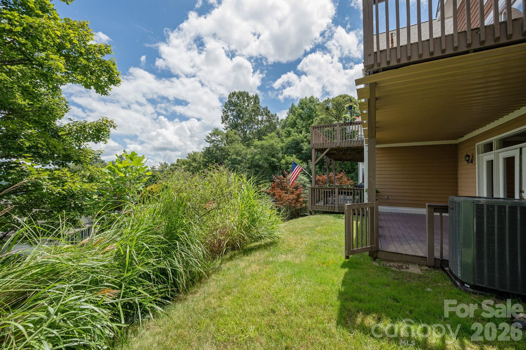 20 N Mission Hills Court — Mills River