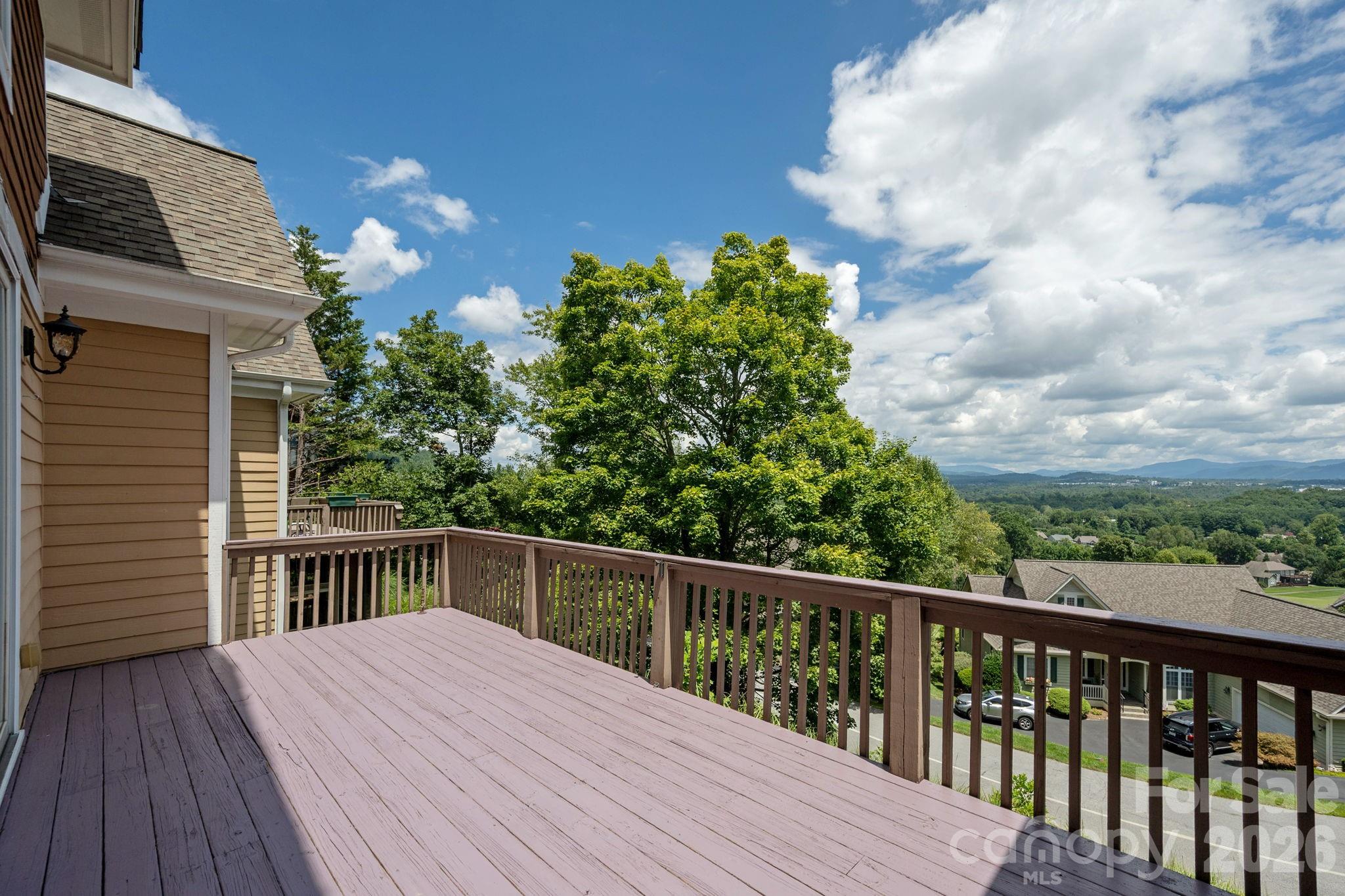 20 N Mission Hills Court — Mills River