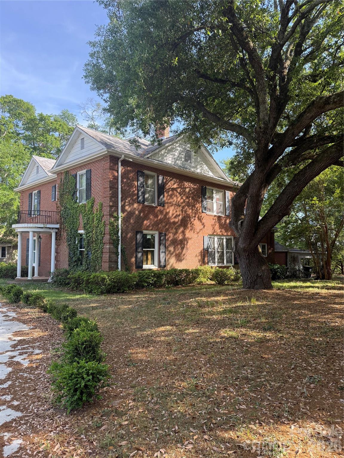 406 E Main Street — Chesterfield