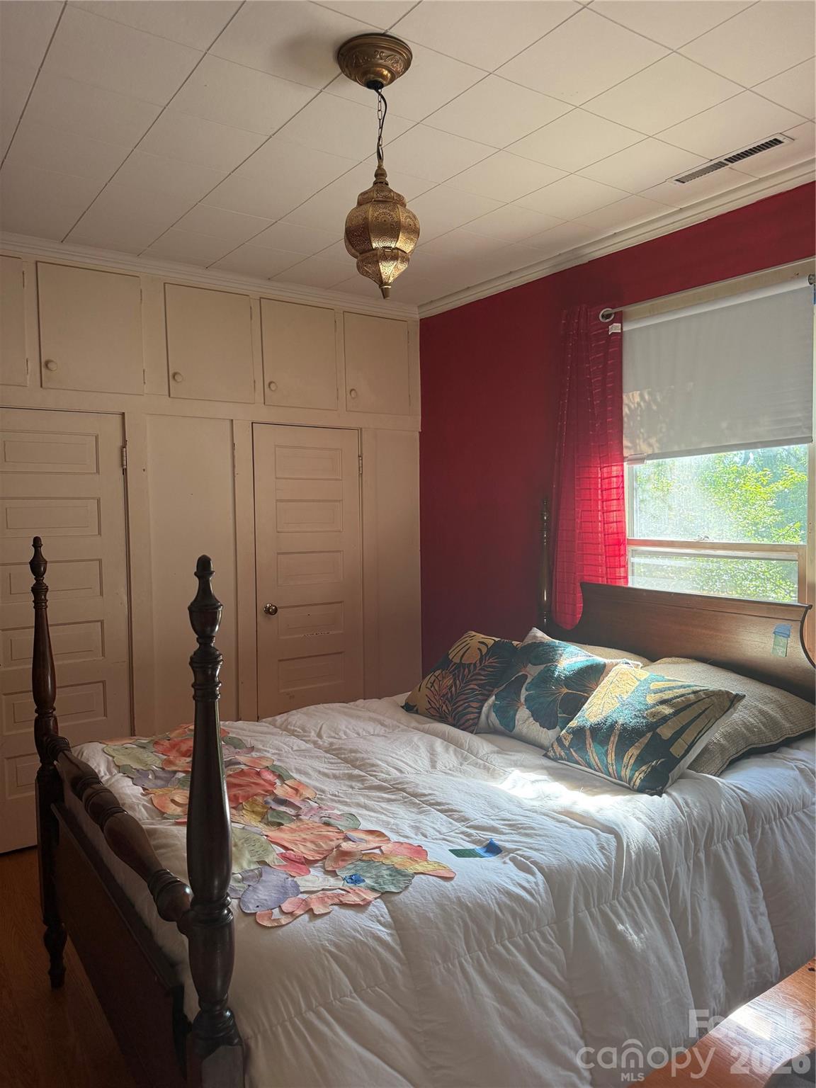 406 E Main Street — Chesterfield