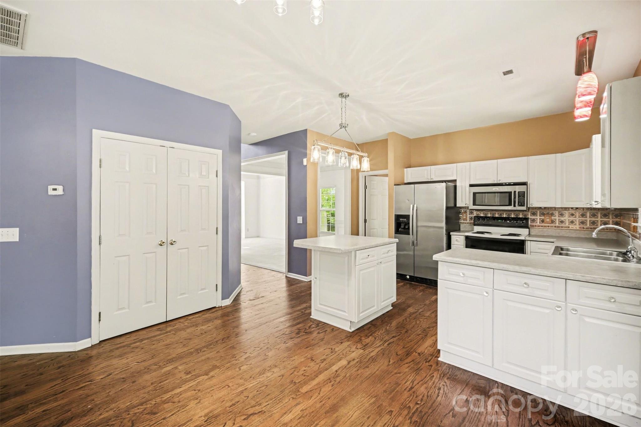 11647 Northwoods Forest Drive — Charlotte