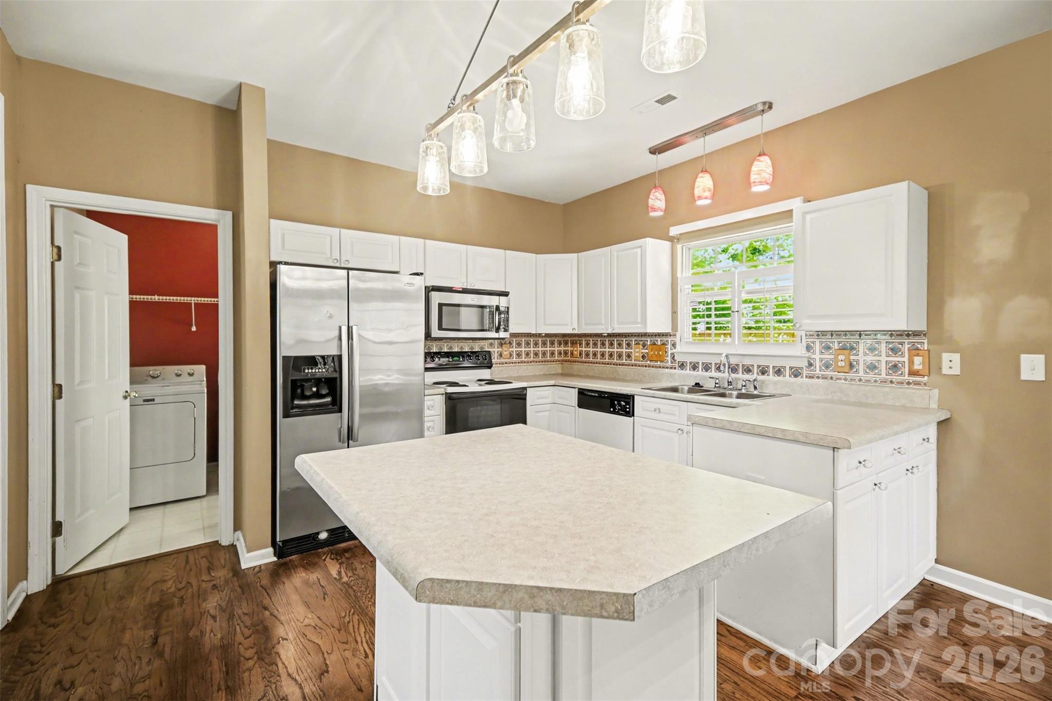 11647 Northwoods Forest Drive — Charlotte