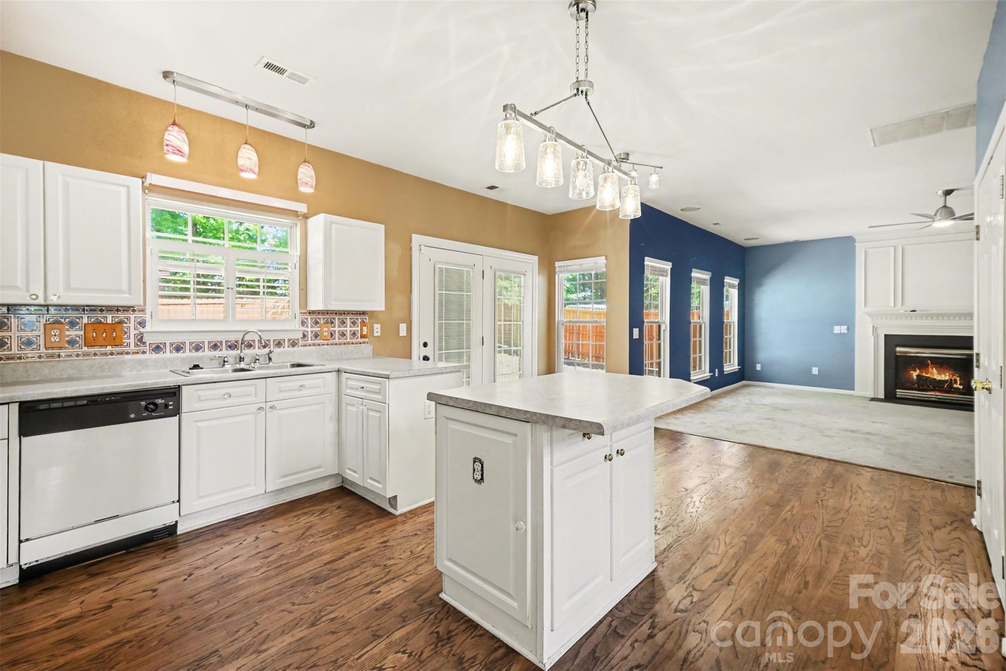 11647 Northwoods Forest Drive — Charlotte