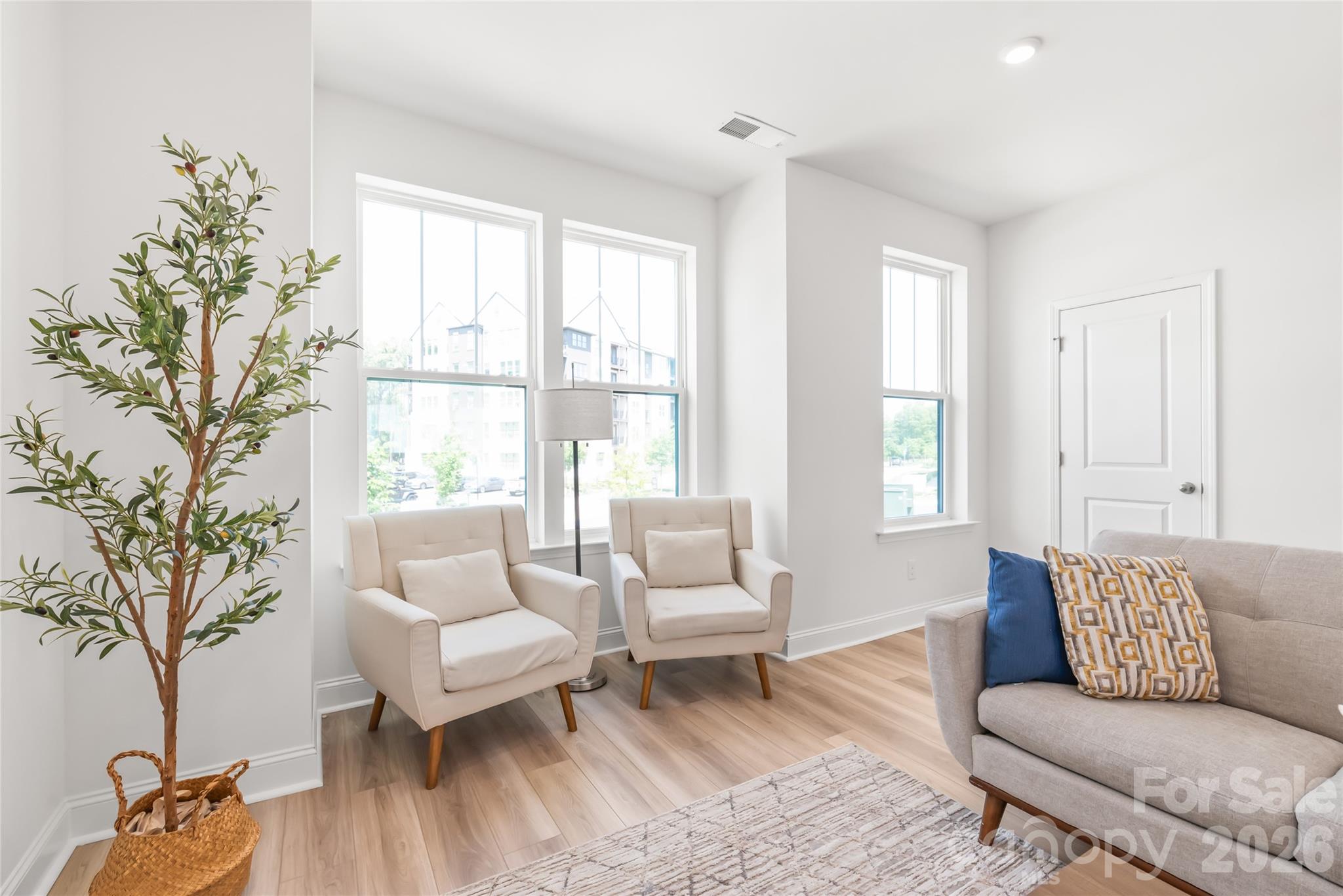 15309 Ballancroft Parkway — Charlotte