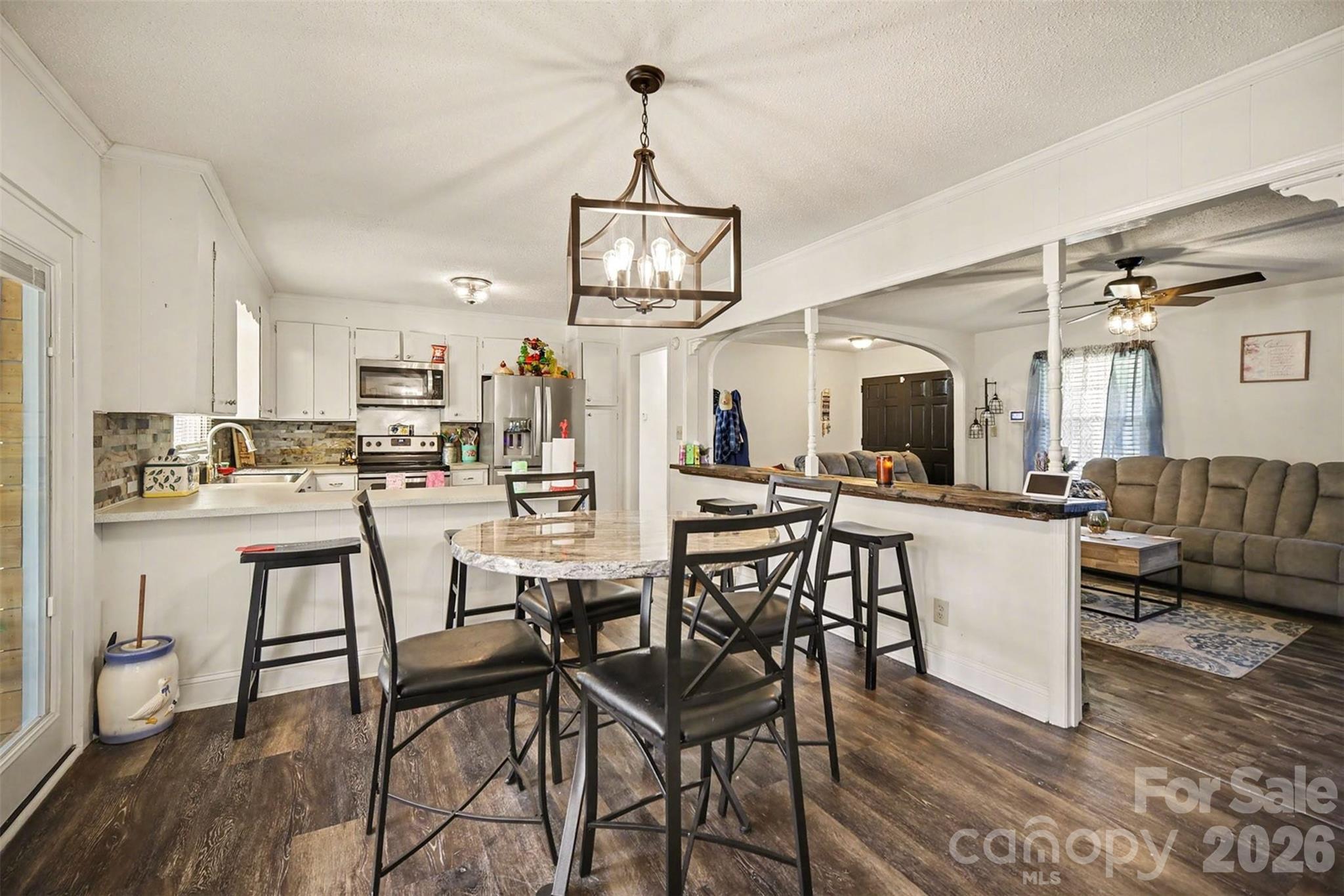 1087 Greenbriar Drive — Lancaster