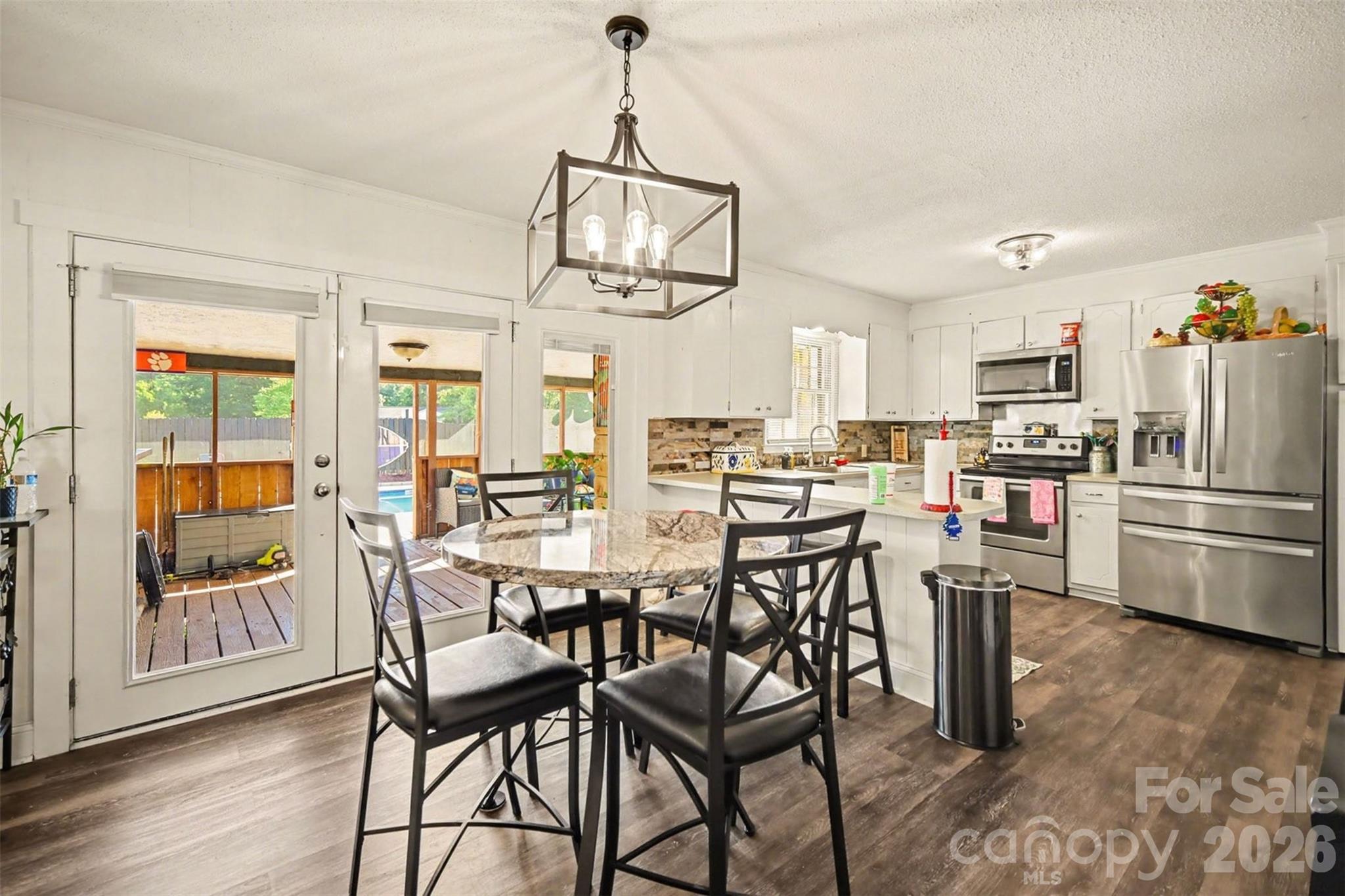 1087 Greenbriar Drive — Lancaster