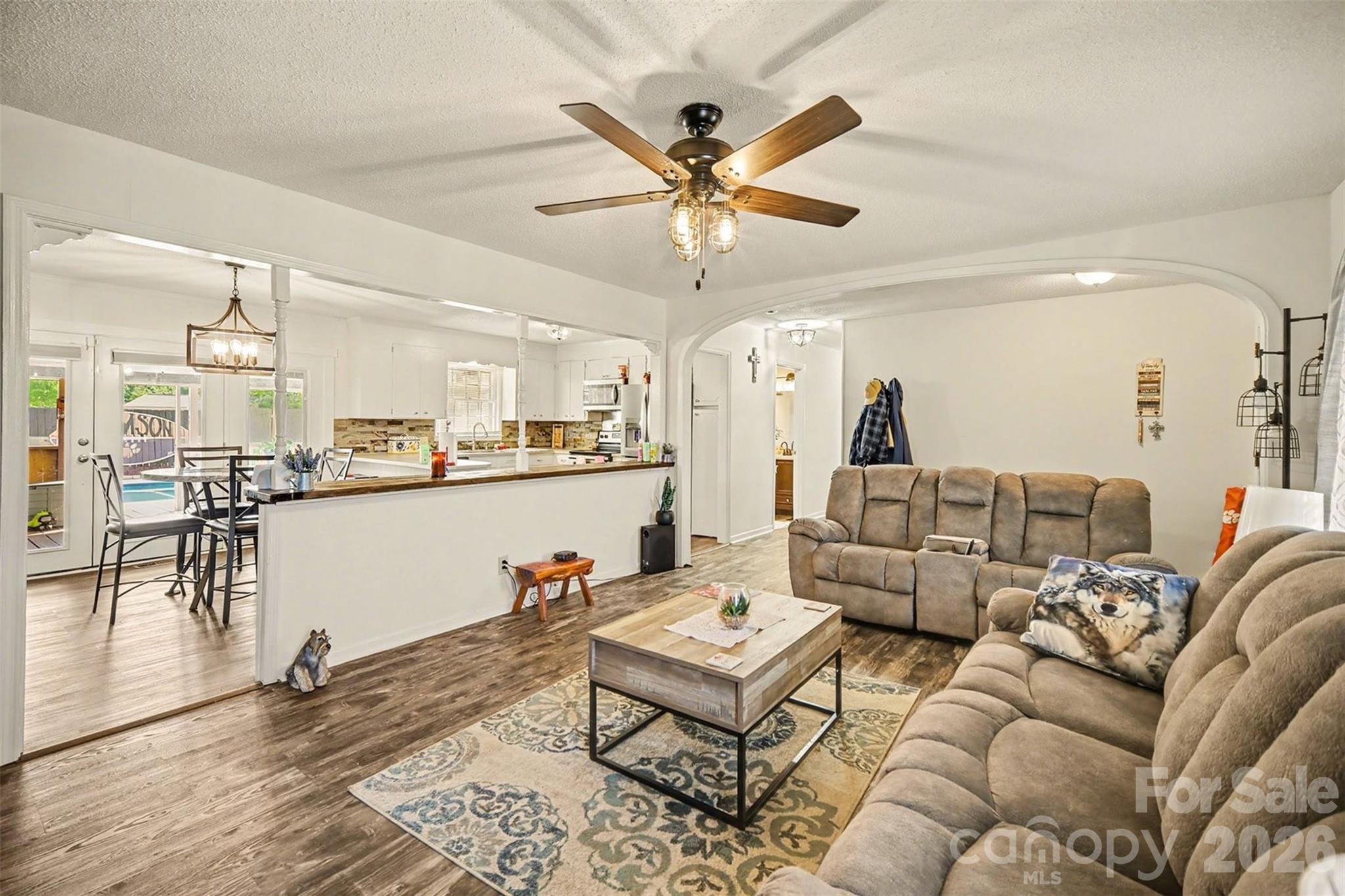 1087 Greenbriar Drive — Lancaster