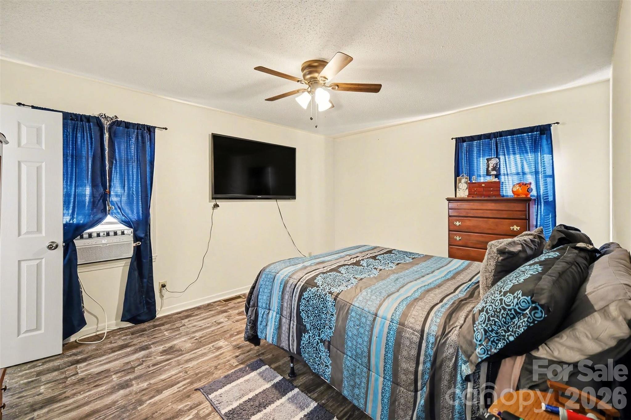 1087 Greenbriar Drive — Lancaster