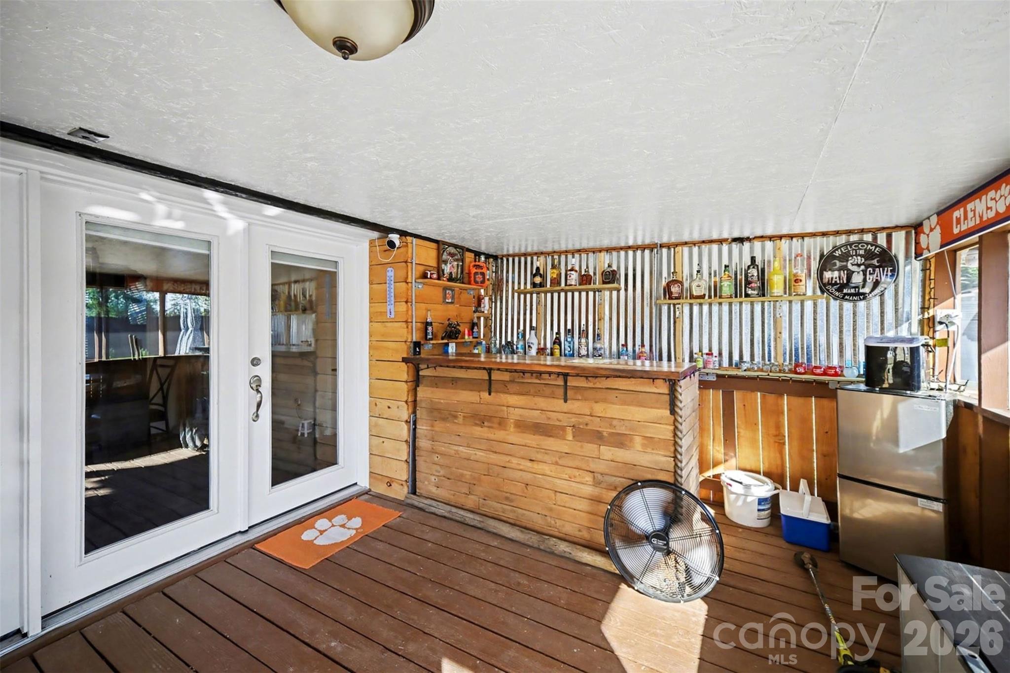 1087 Greenbriar Drive — Lancaster