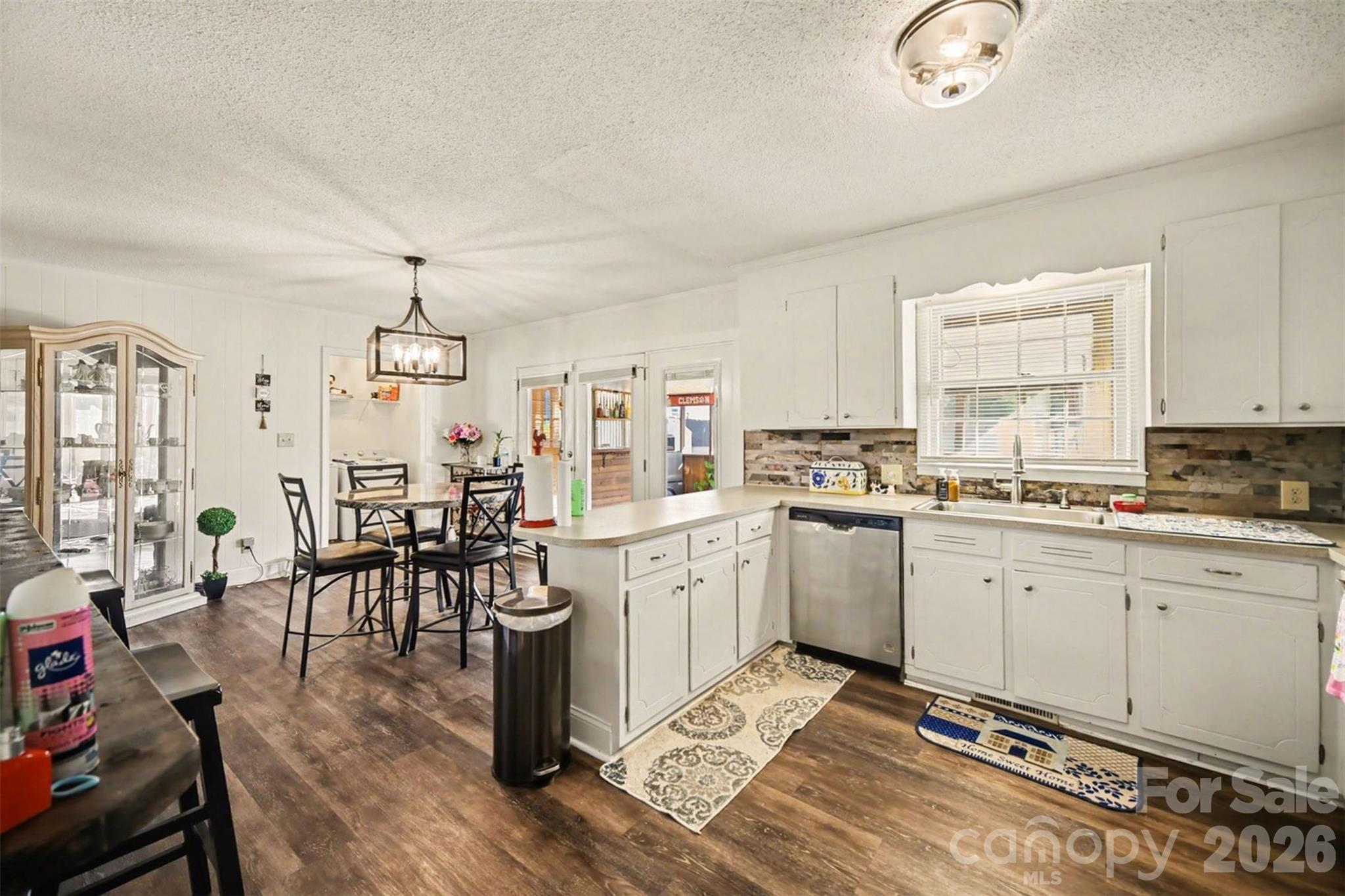 1087 Greenbriar Drive — Lancaster