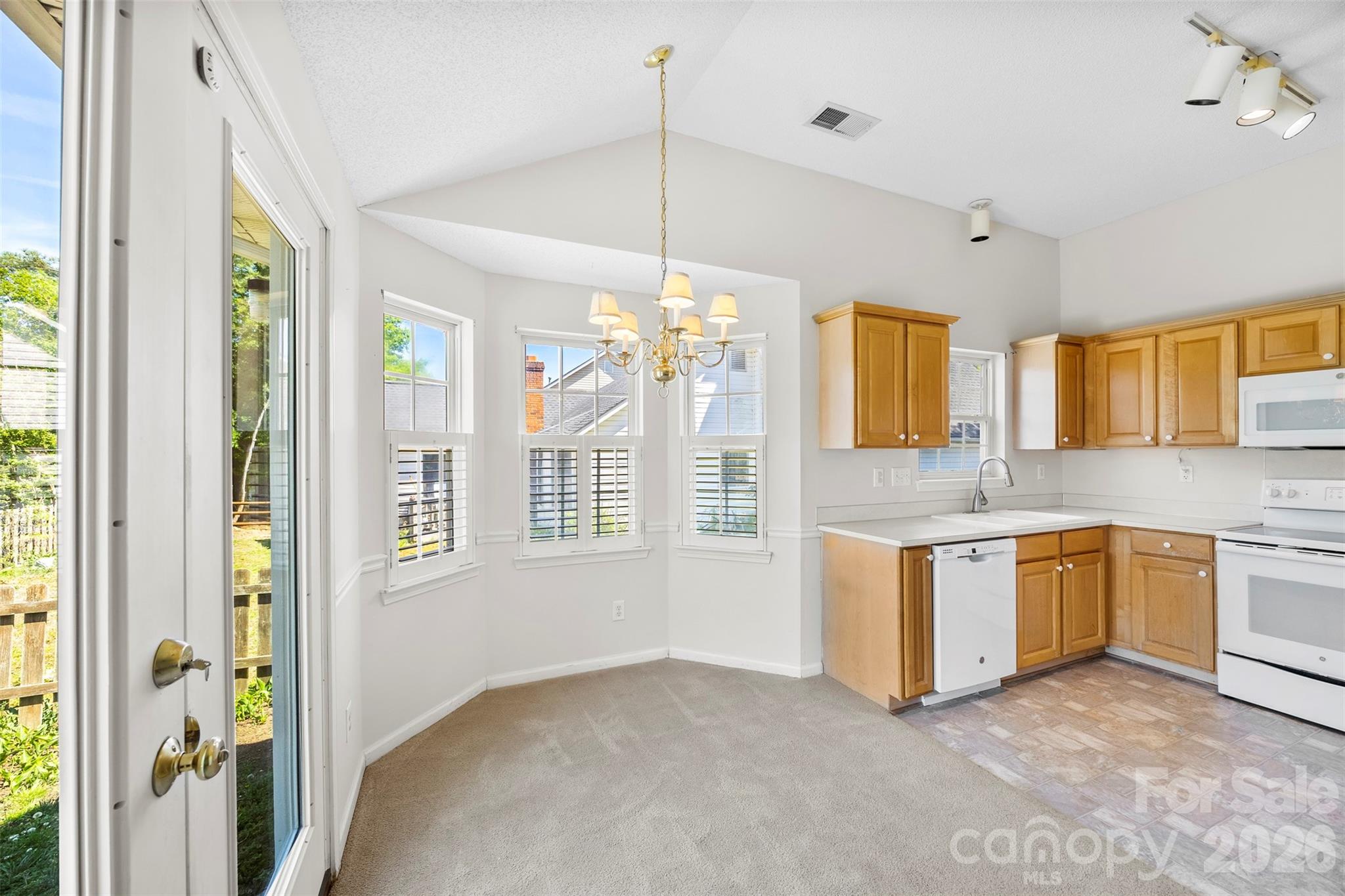 4175 Medford Drive NW — Concord