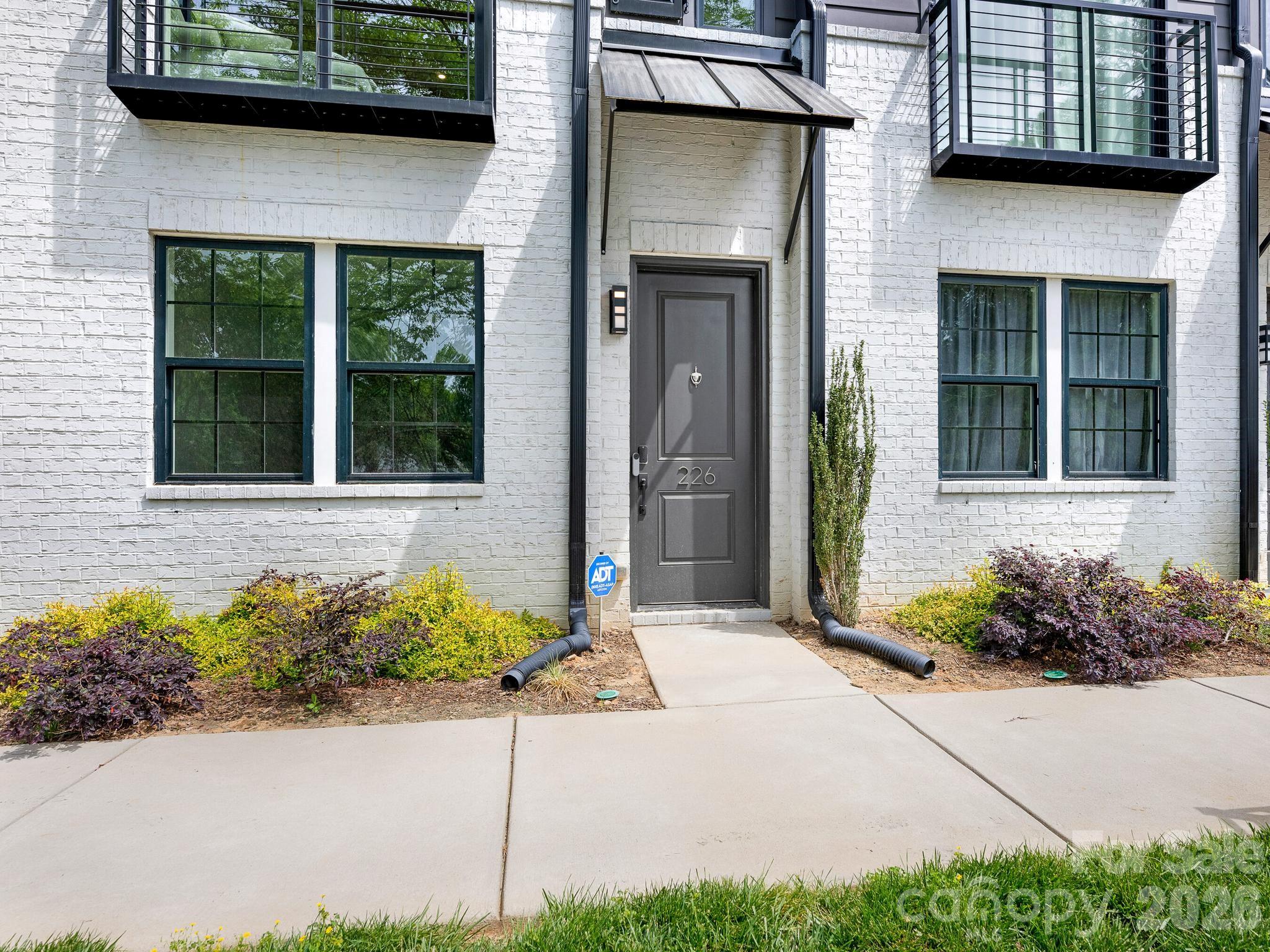 226 Sutton Park Lane — Charlotte