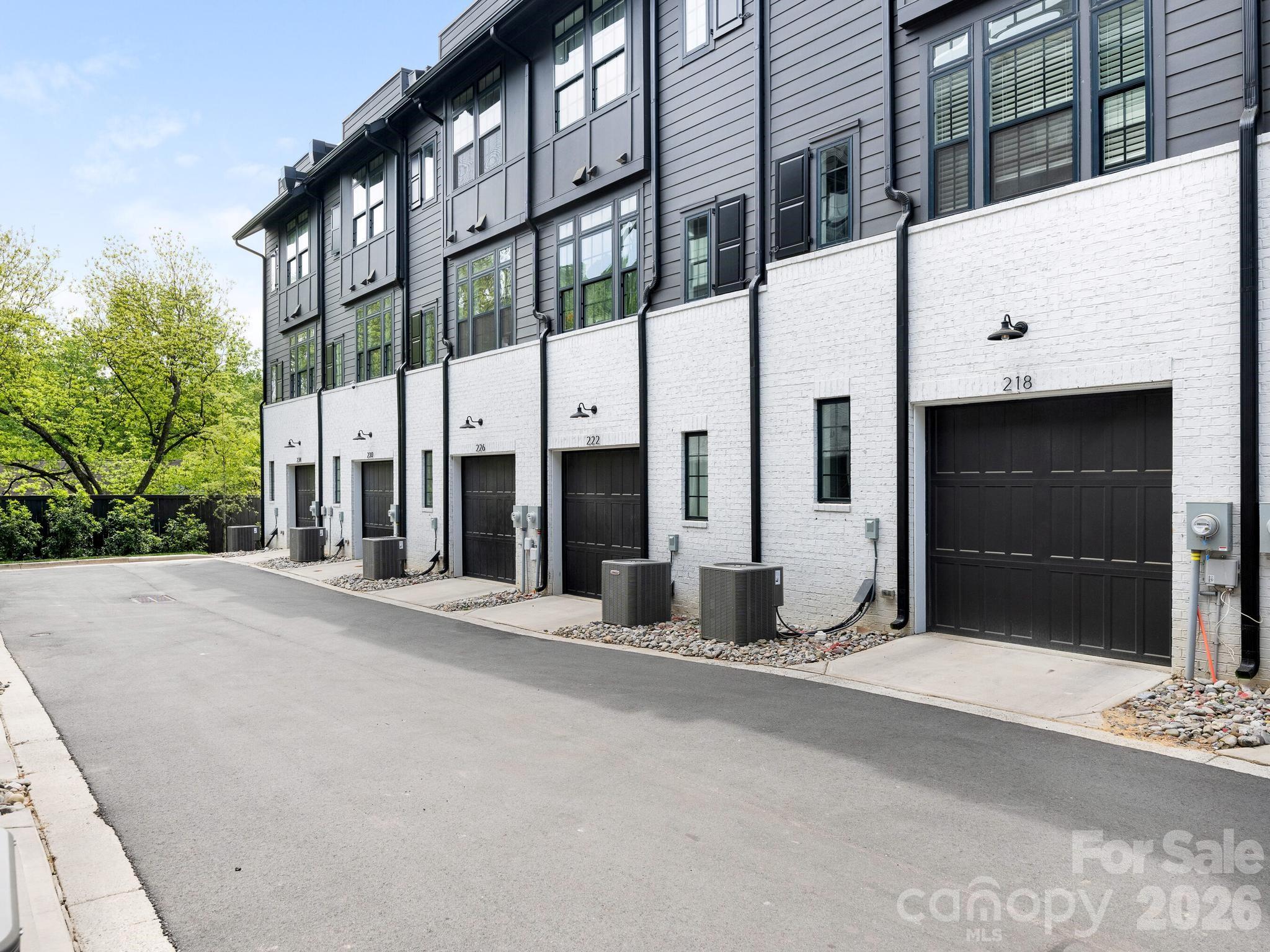 226 Sutton Park Lane — Charlotte
