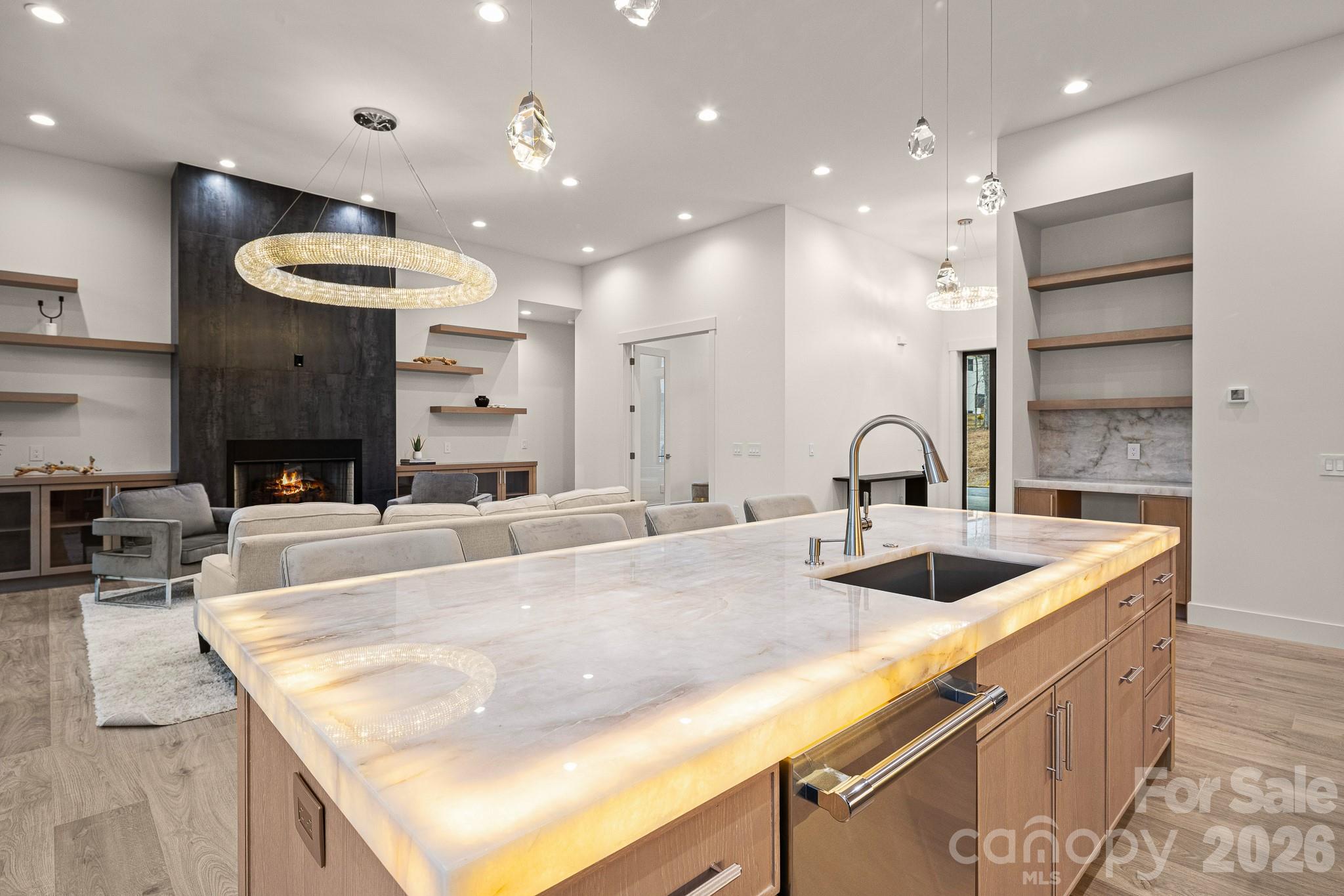 88 Sunridge Avenue #15 — Horse Shoe