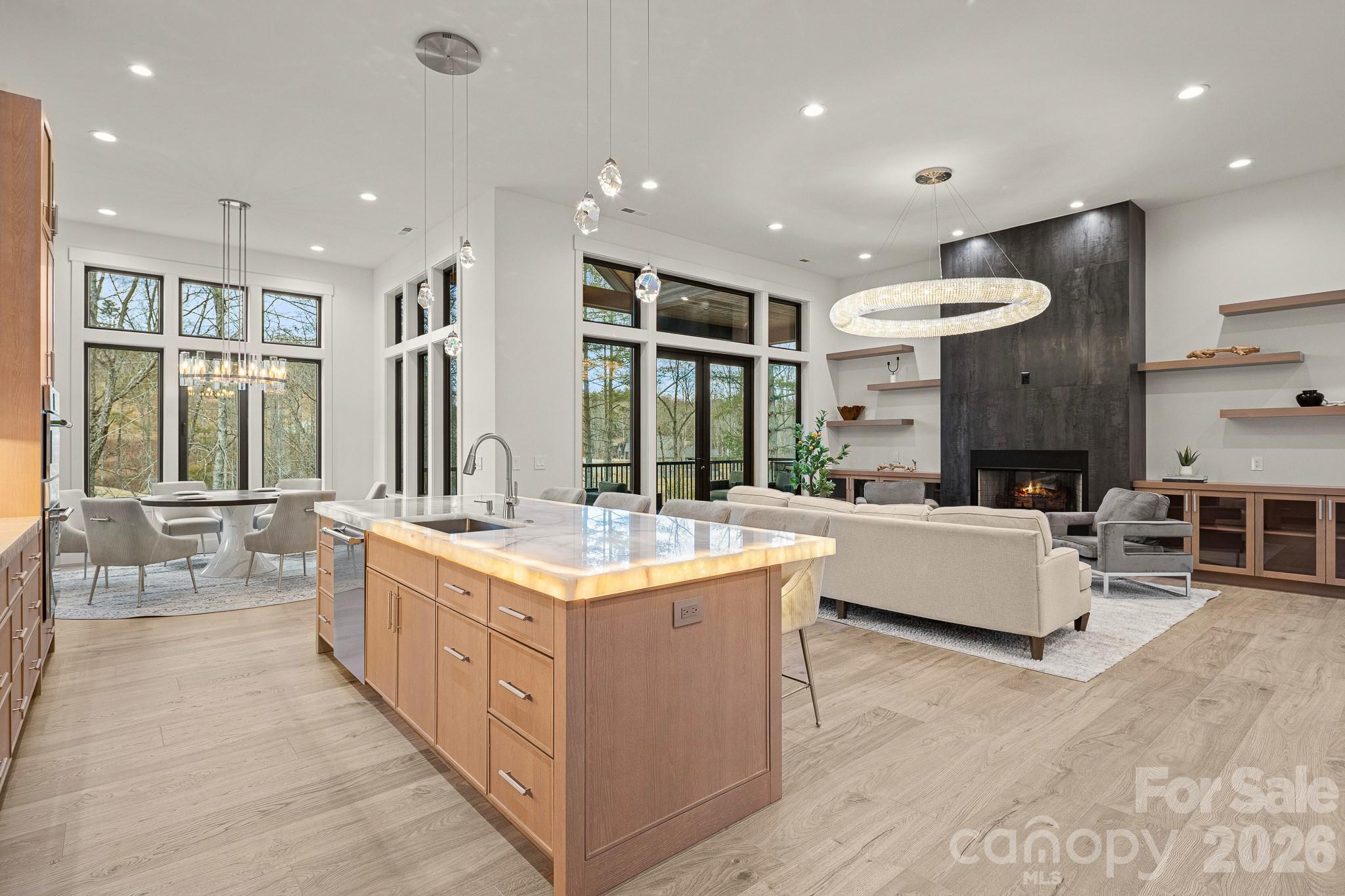88 Sunridge Avenue #15 — Horse Shoe