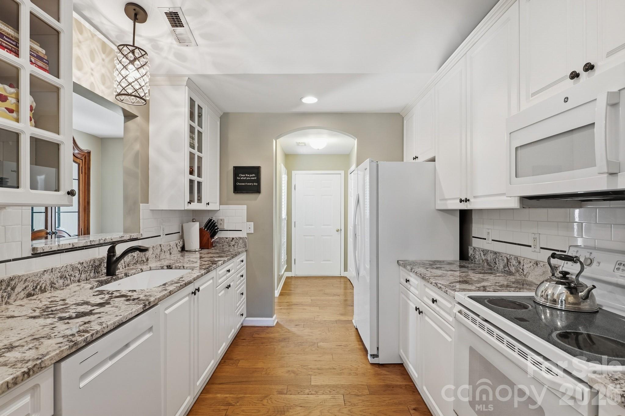 7224 Swans Run Road — Charlotte
