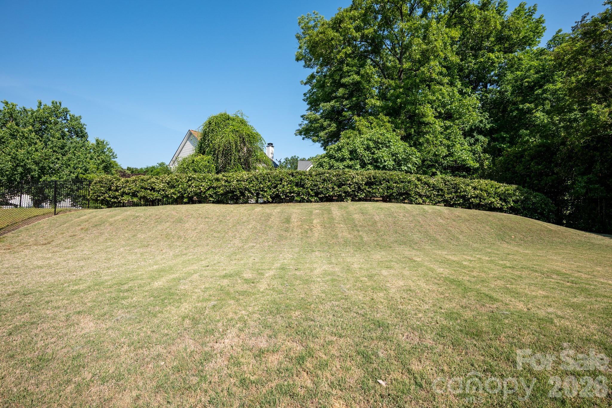 7224 Swans Run Road — Charlotte