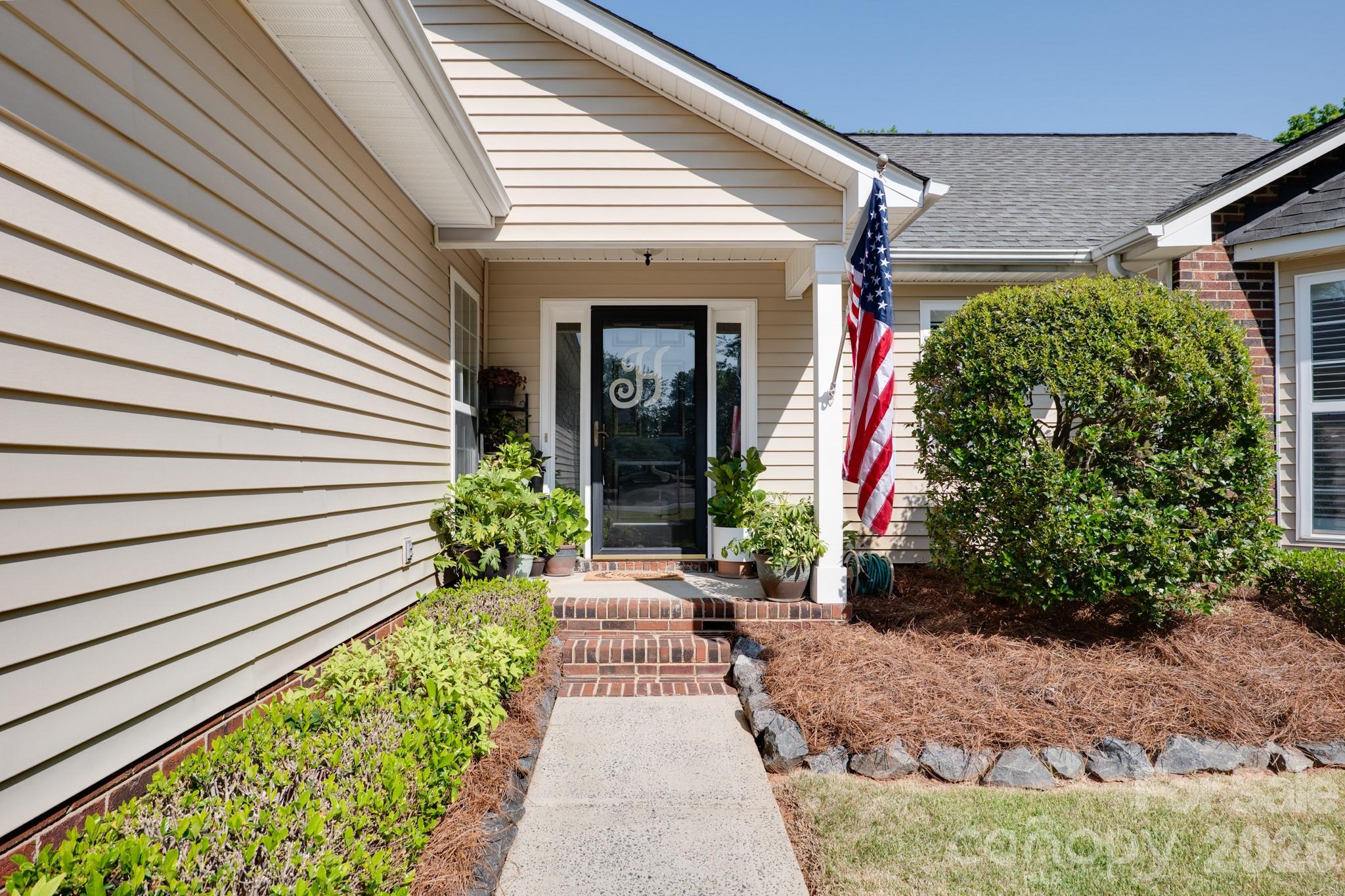 7224 Swans Run Road — Charlotte